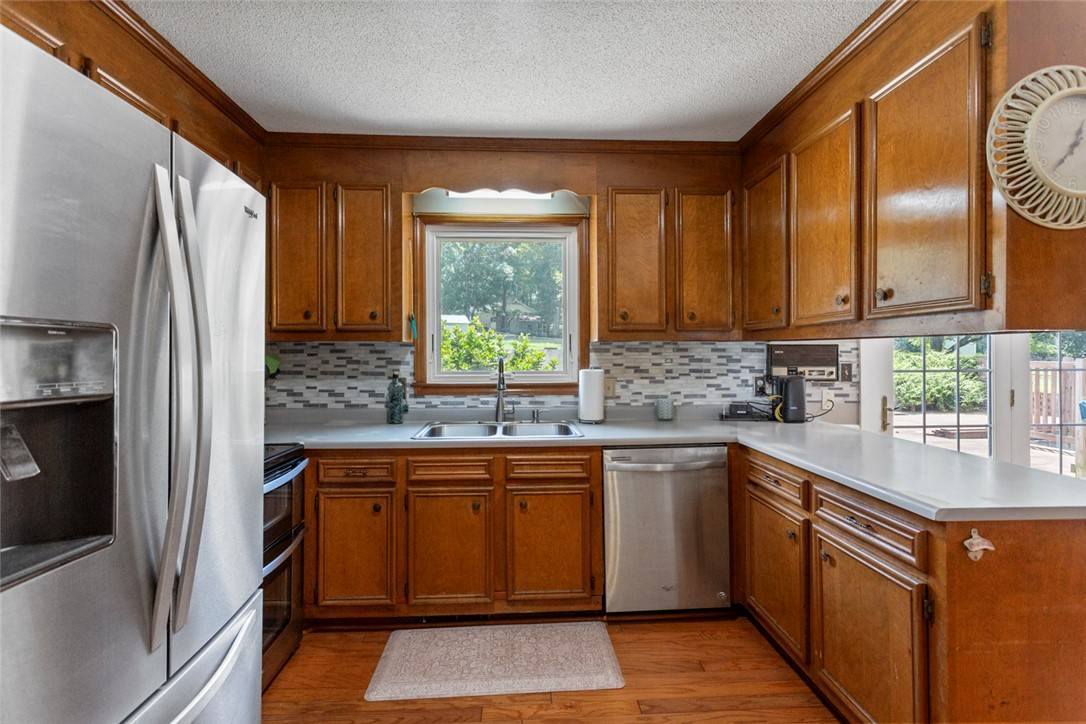 Easley, SC 29642,102 Sunset CT