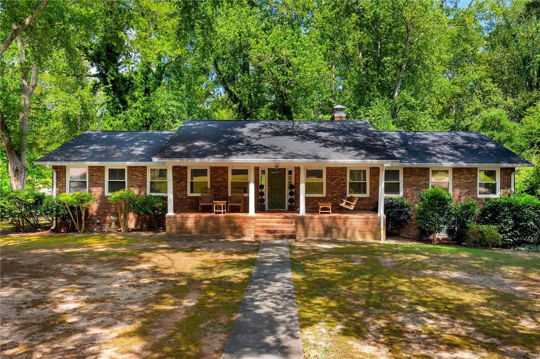 Clemson, SC 29631,322 Princess Grace AVE