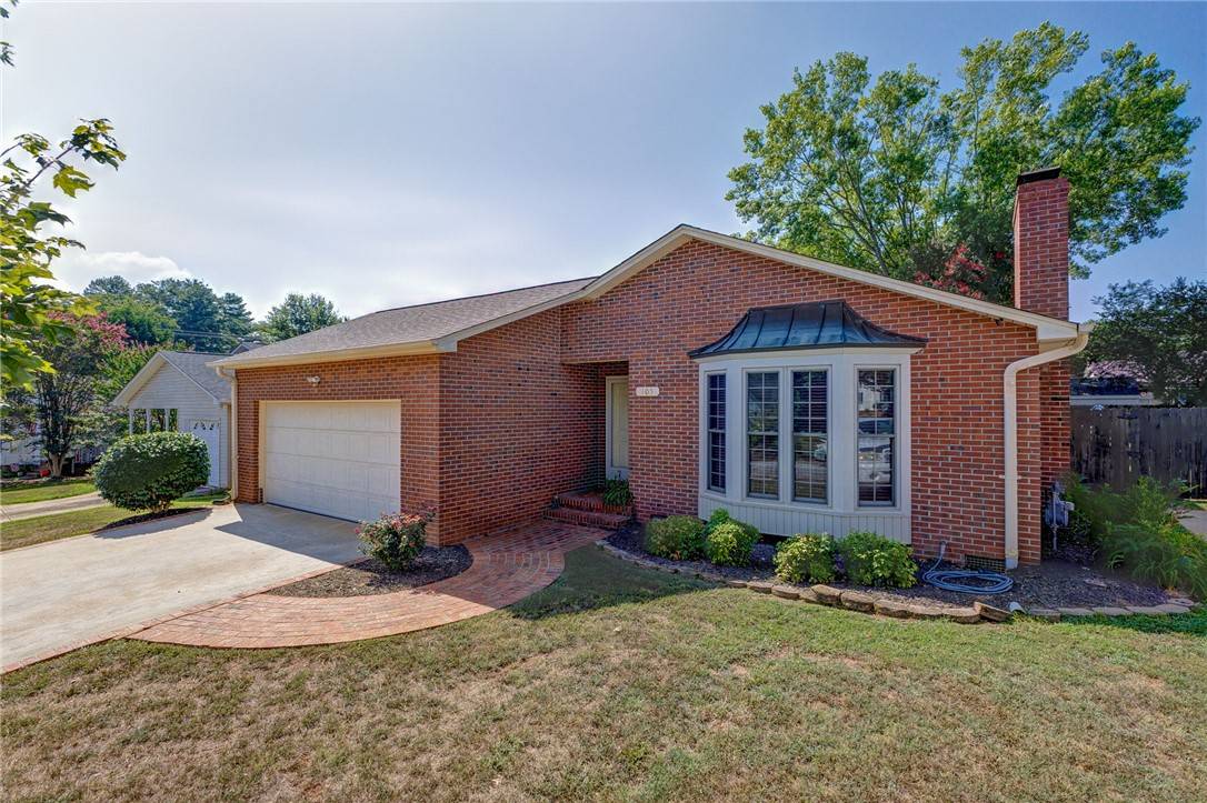 Easley, SC 29642,105 Flagstone DR