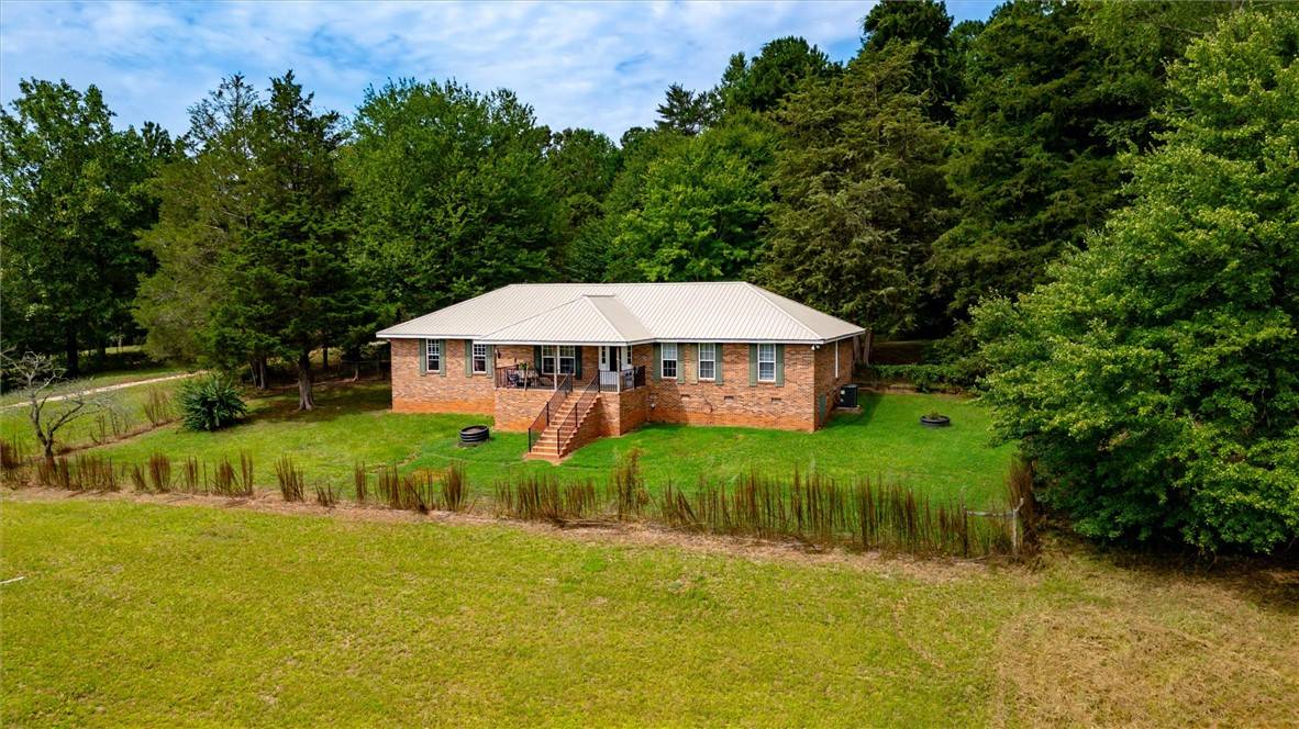 Seneca, SC 29672,150 Cedar Hill DR