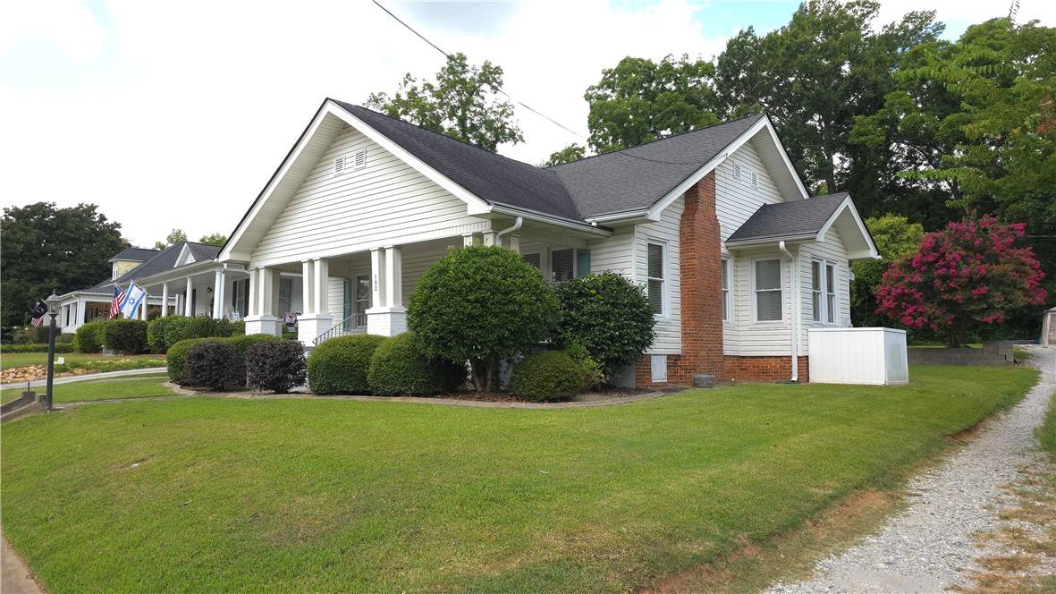 Abbeville, SC 29620,102 Wardlaw ST