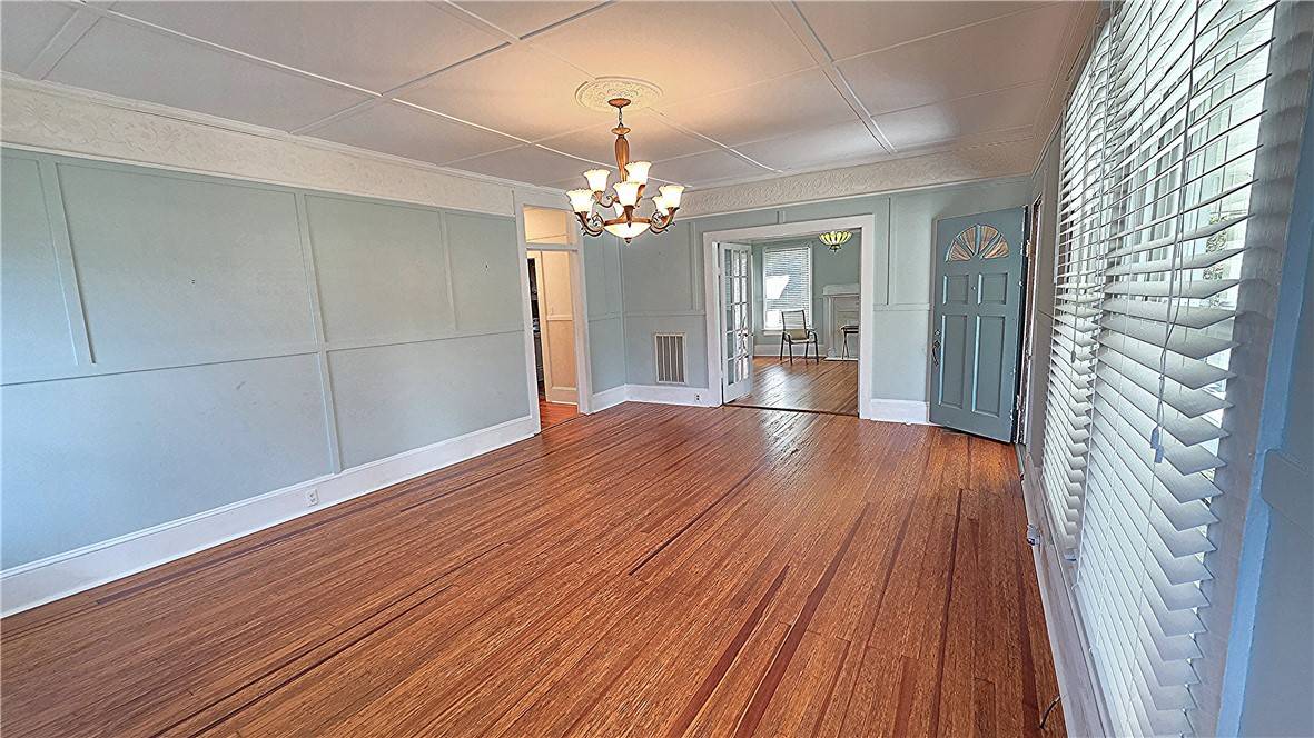 Abbeville, SC 29620,102 Wardlaw ST