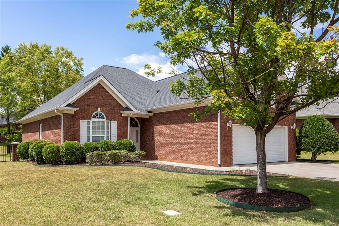 Seneca, SC 29672,202 Steepleton WAY