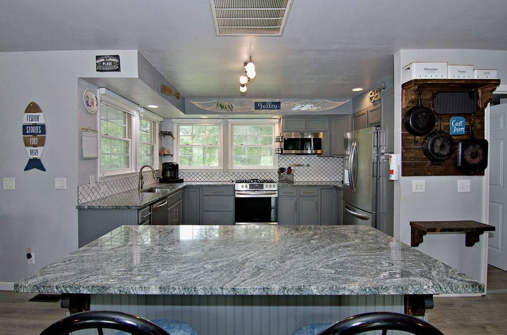 Townville, SC 29689,990 Dogwood LN