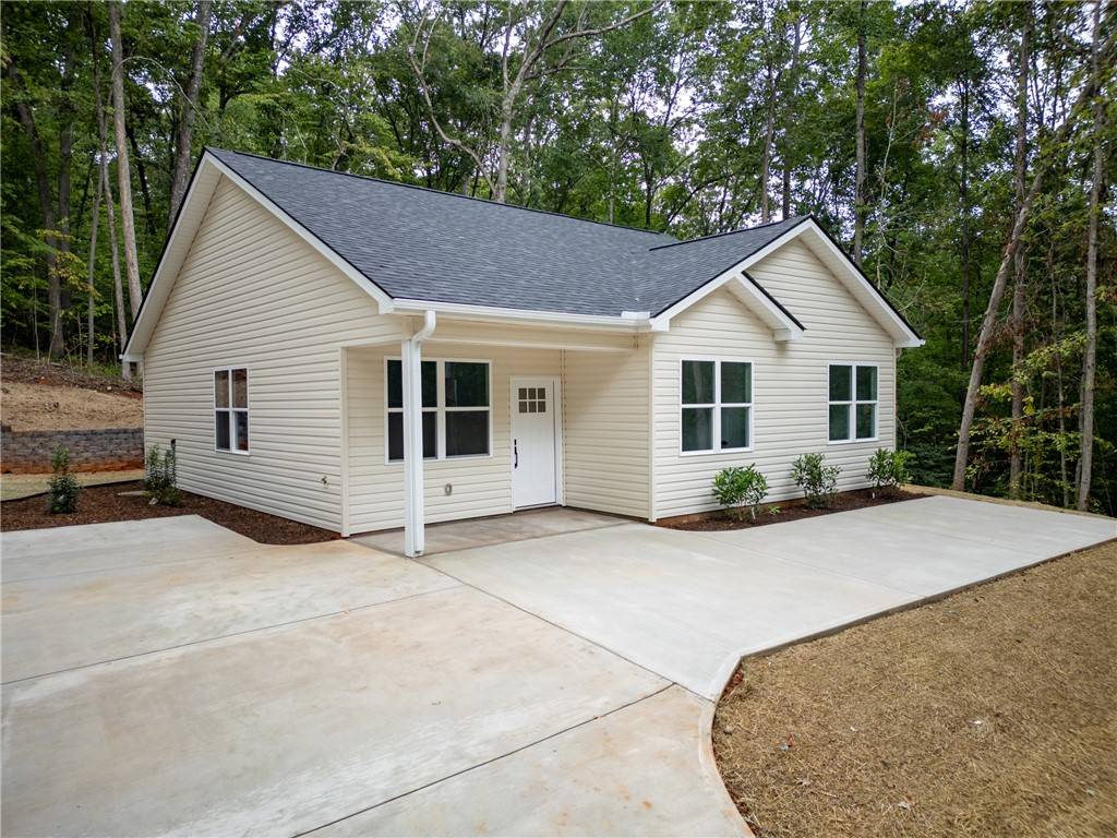 Westminster, SC 29693,306 Hickory TRL