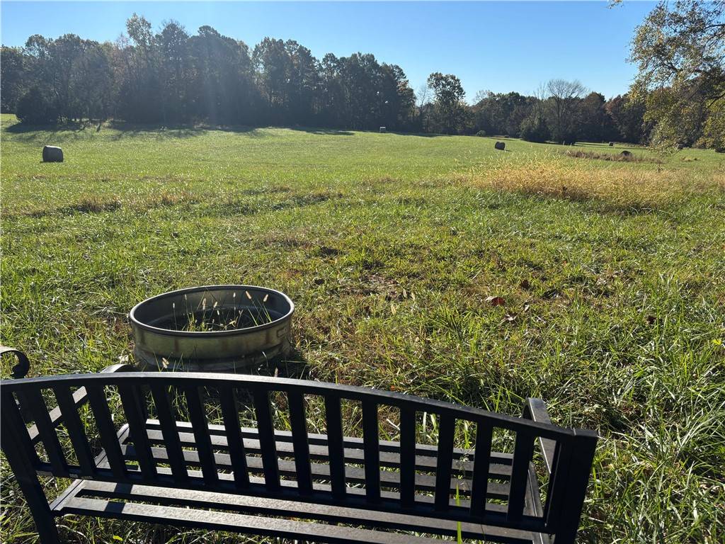 Seneca, SC 29678,00 April DR