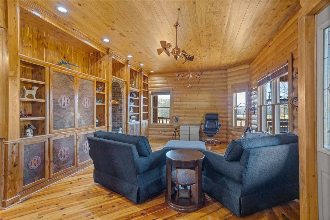 Pelzer, SC 29669,186 Woodville RD