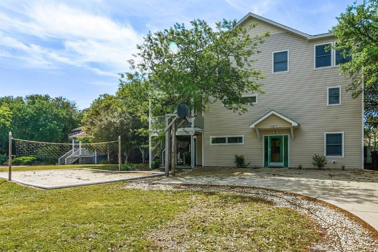 Duck, NC 27949,101 E Sea Hawk Drive