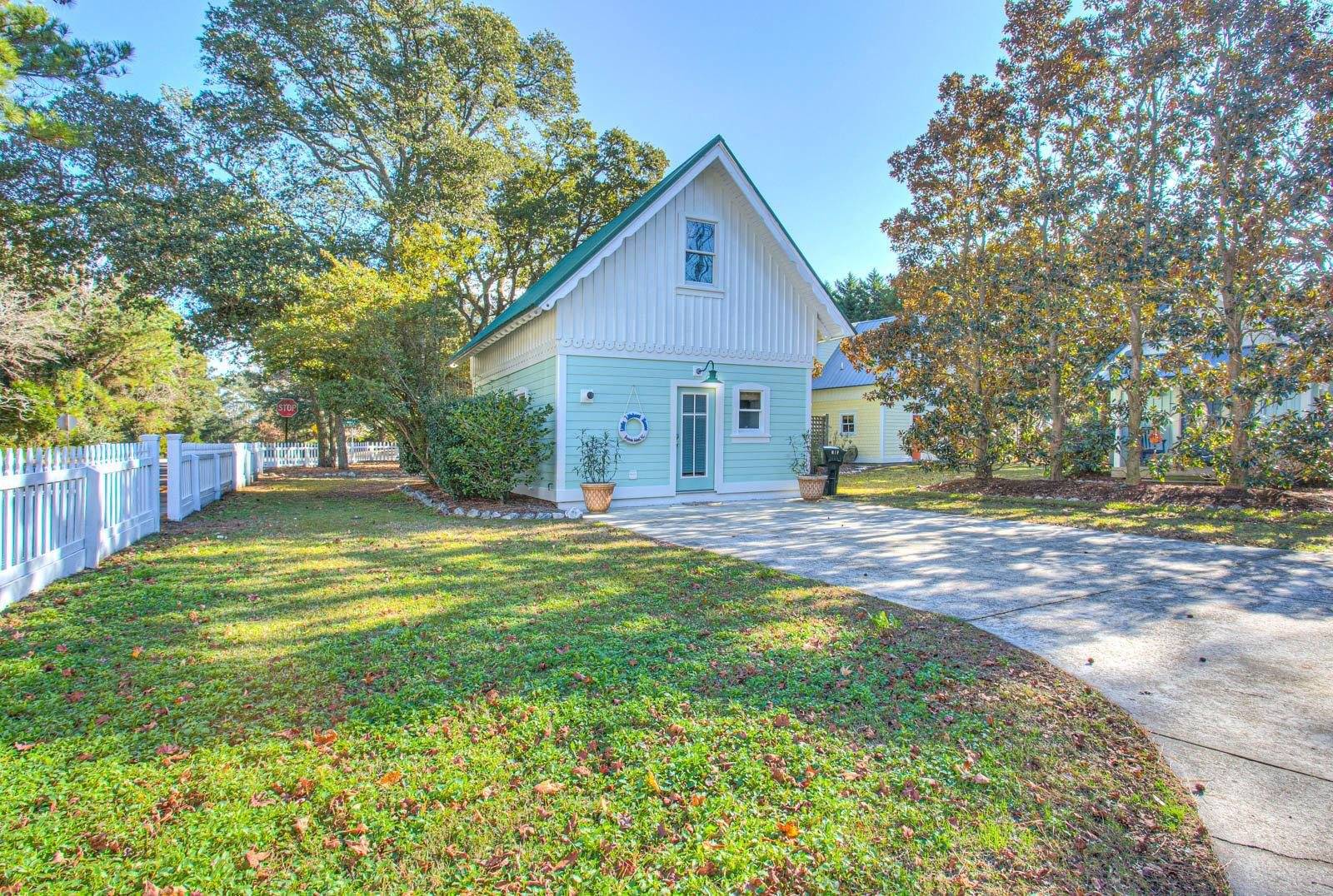 Manteo, NC 27954,708 Wingina Avenue
