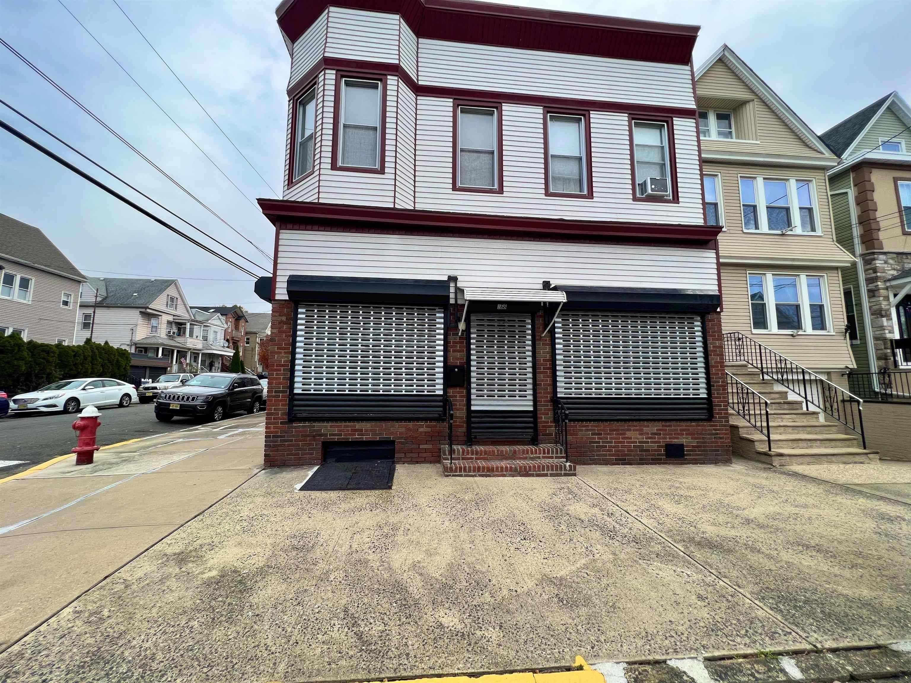Bayonne, NJ 07002-2020,168 AVENUE B