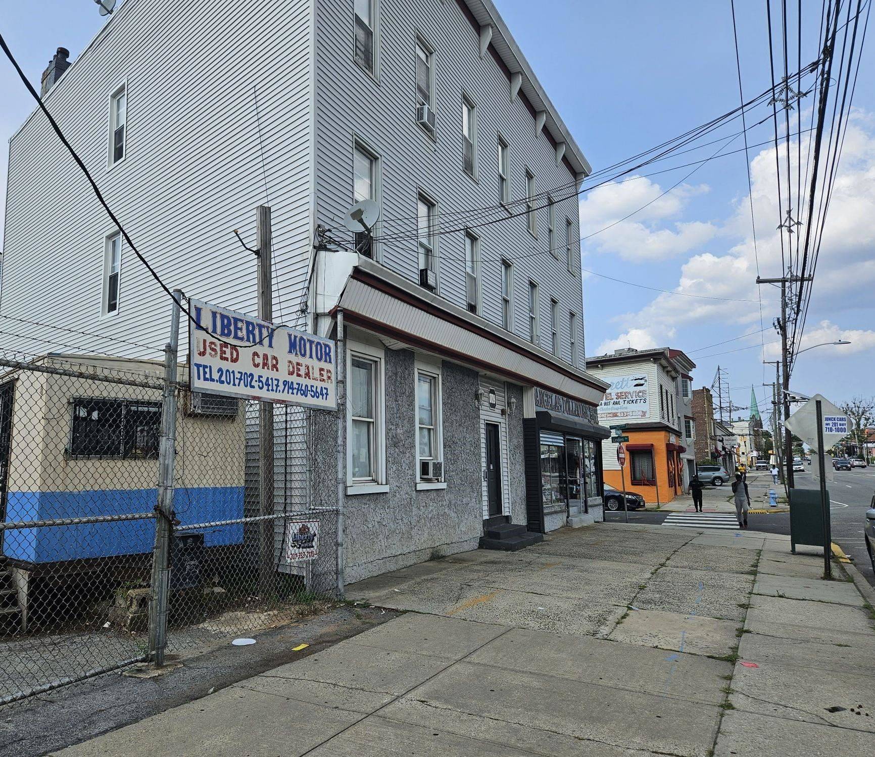Jc Greenville, NJ 07305,1709 KENNEDY BLVD