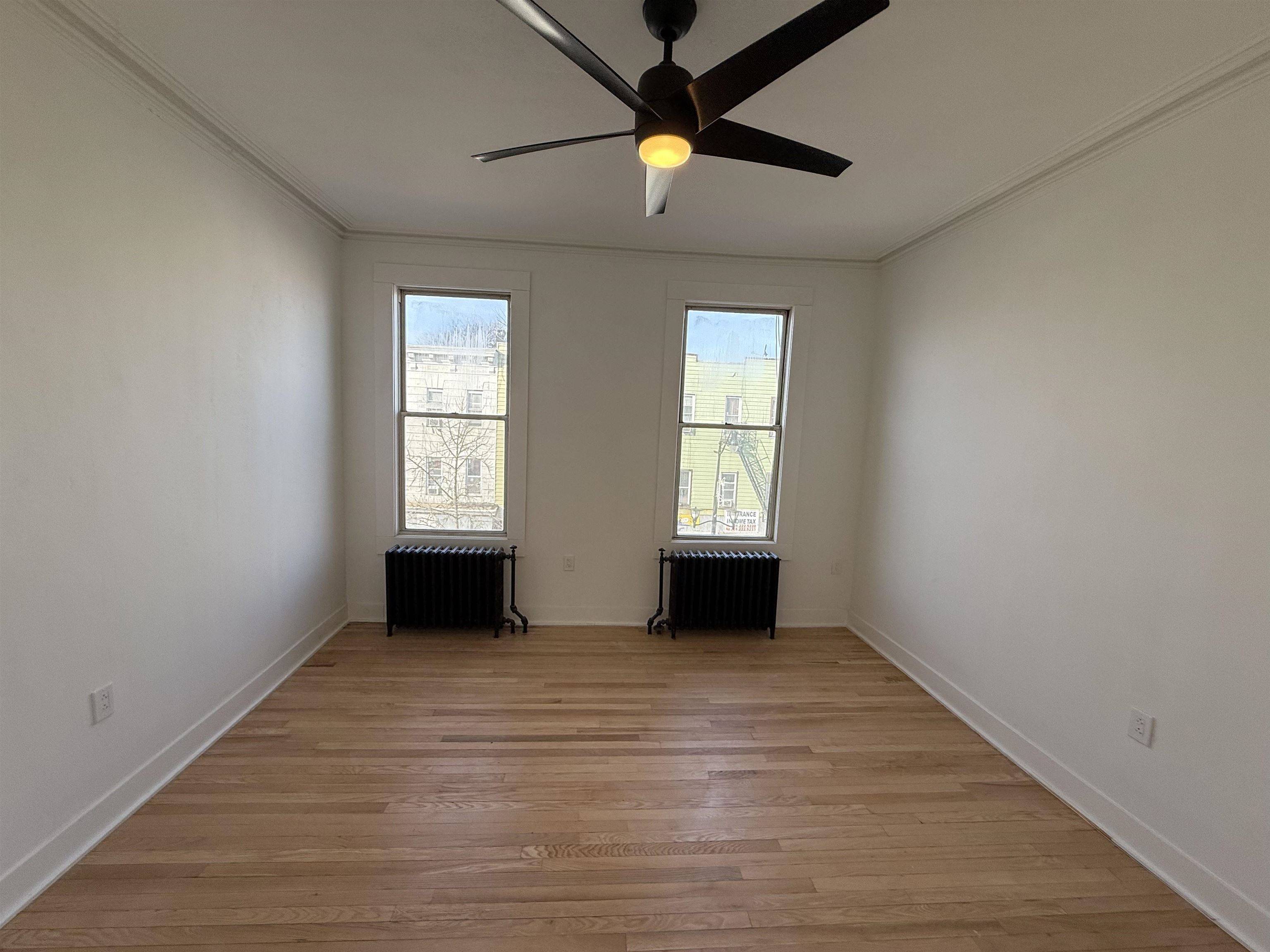 Jc Heights, NJ 07307,486 CENTRAL AVE  #2