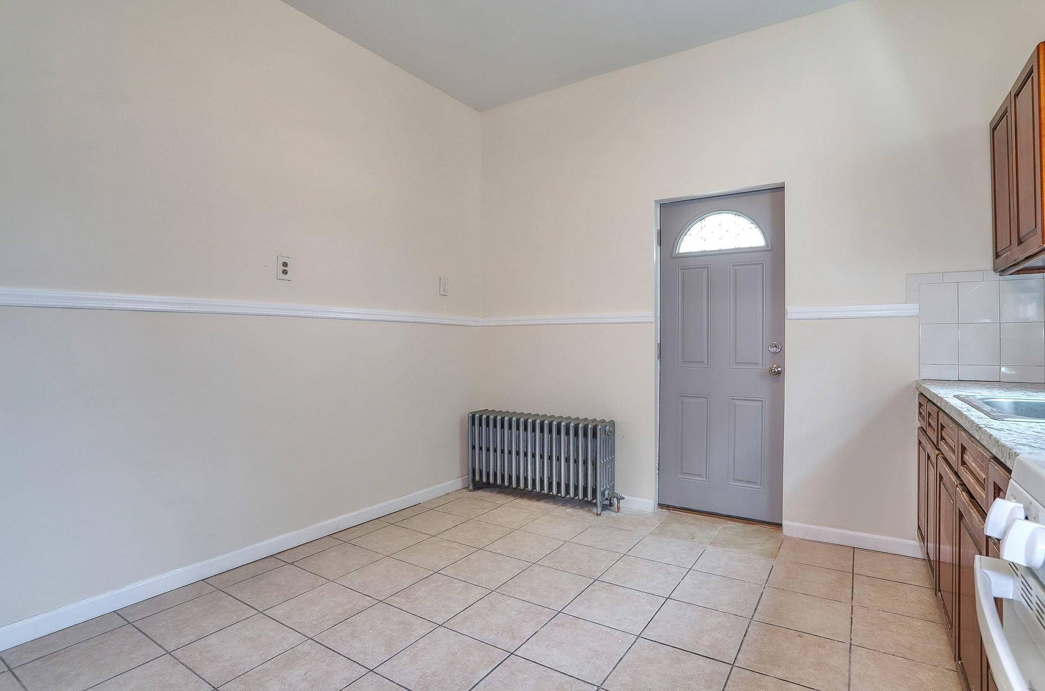Jc Heights, NJ 07306,166 ST PAULS AVE  #1