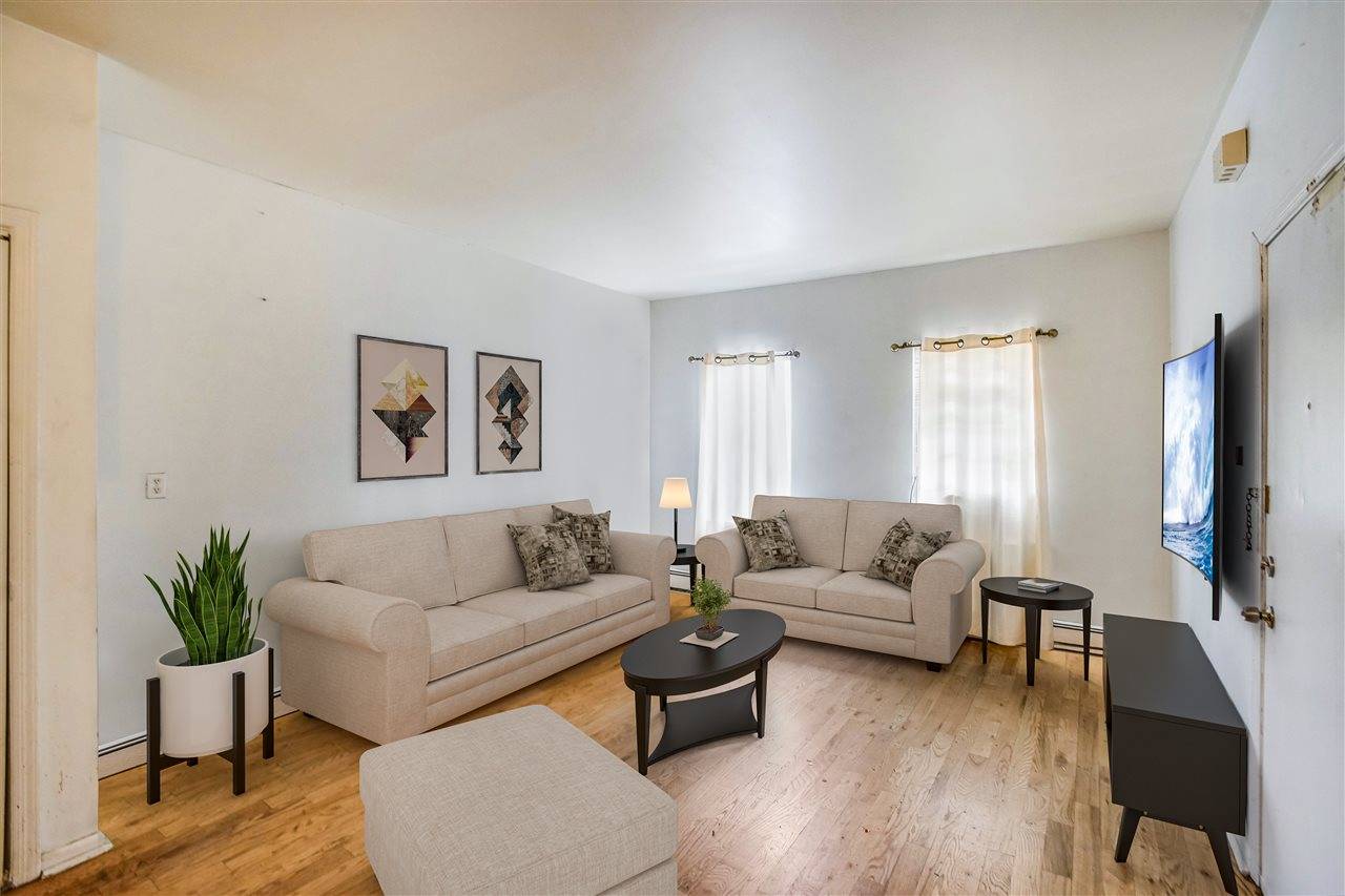Jc Heights, NJ 07307,242 SOUTH ST  #1