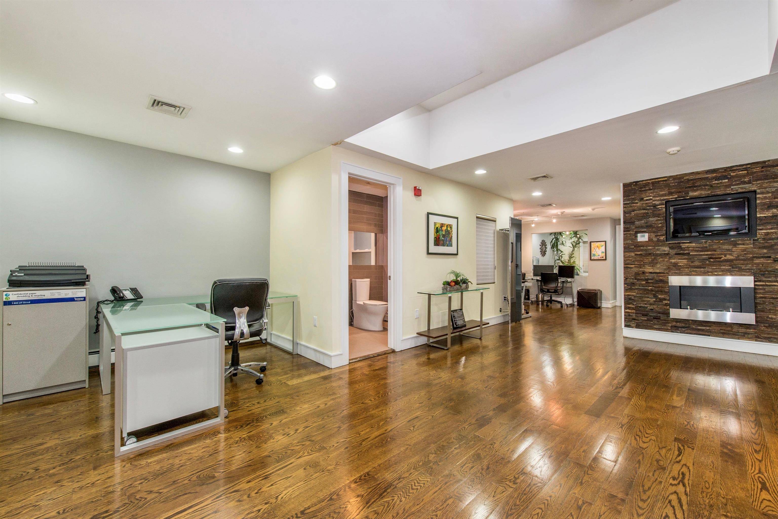 Hoboken, NJ 07030,117 WASHINGTON ST
