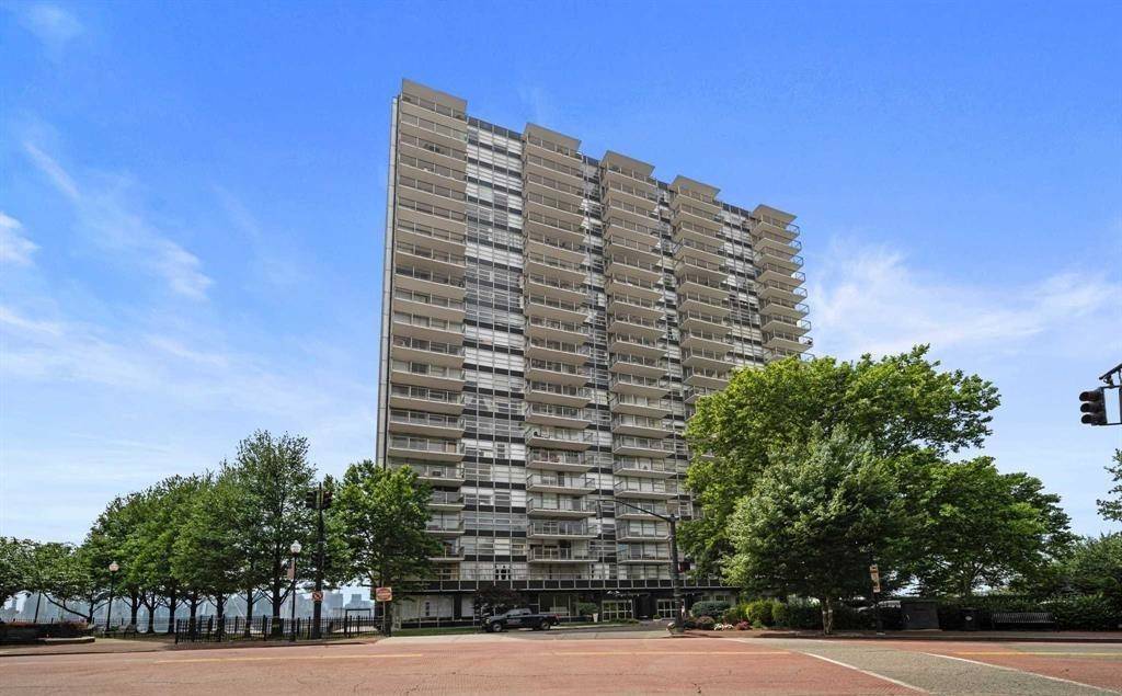 West New York, NJ 07093,6050 BLVD EAST