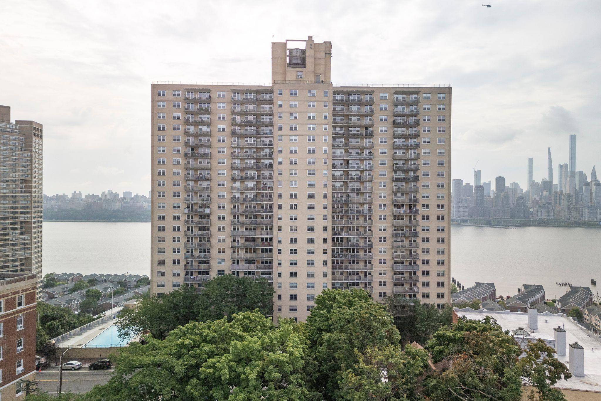 West New York, NJ 07093,6600 BLVD EAST  #19L&19K