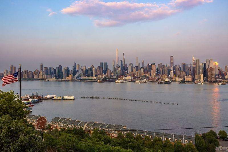 Weehawken, NJ 07086,31 HAMILTON AVE