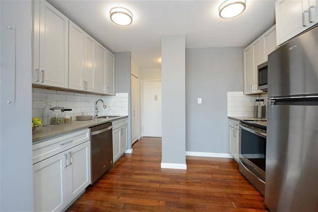Union City, NJ 07087,100 MANHATTAN AVE  #205