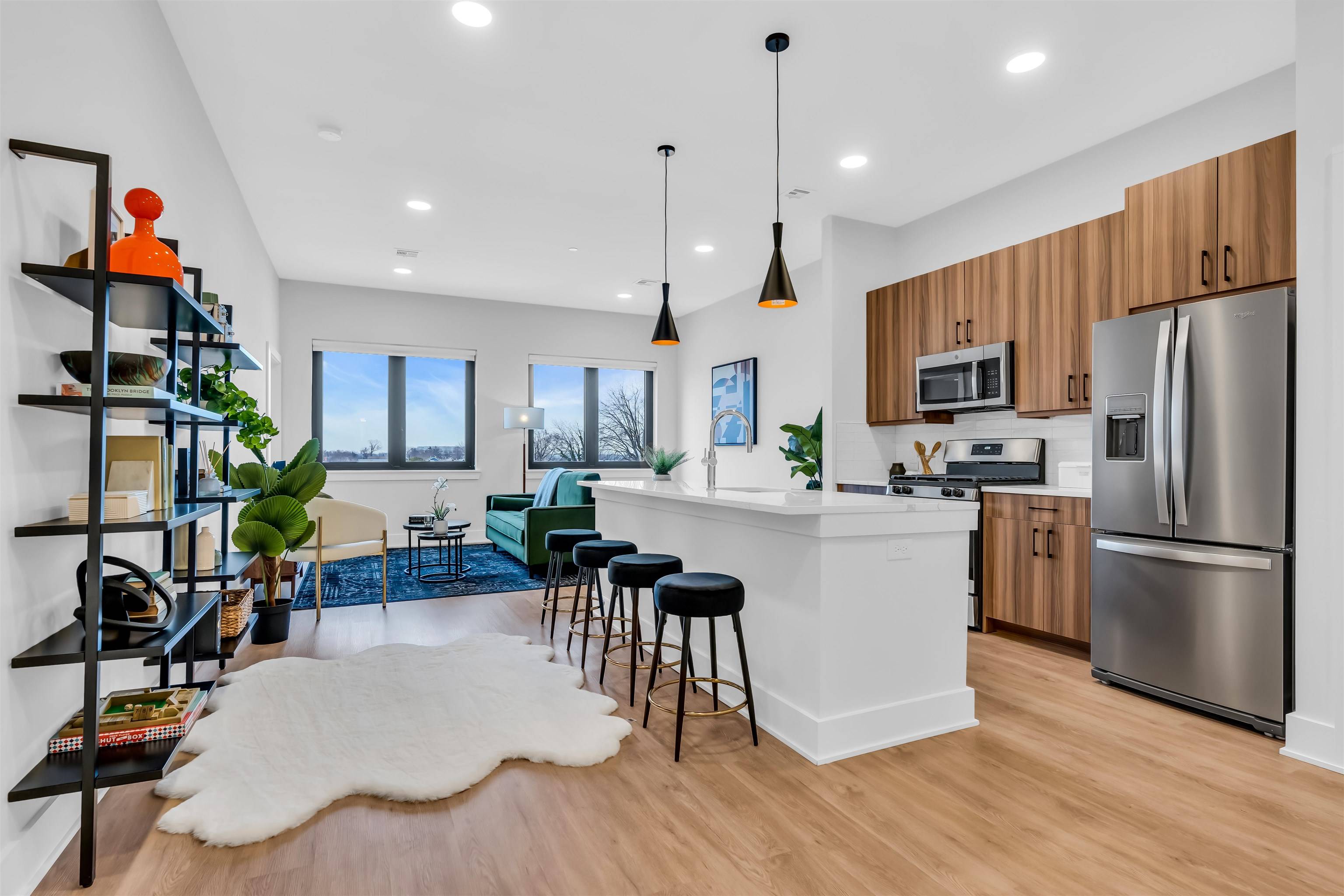 Bayonne, NJ 07002,345 AVENUE A  #207