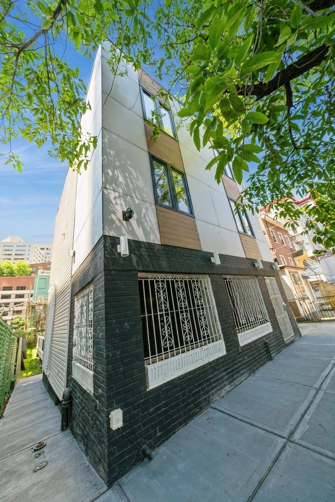 Jc Downtown, NJ 07302,195 BAY ST  #1 aka 101