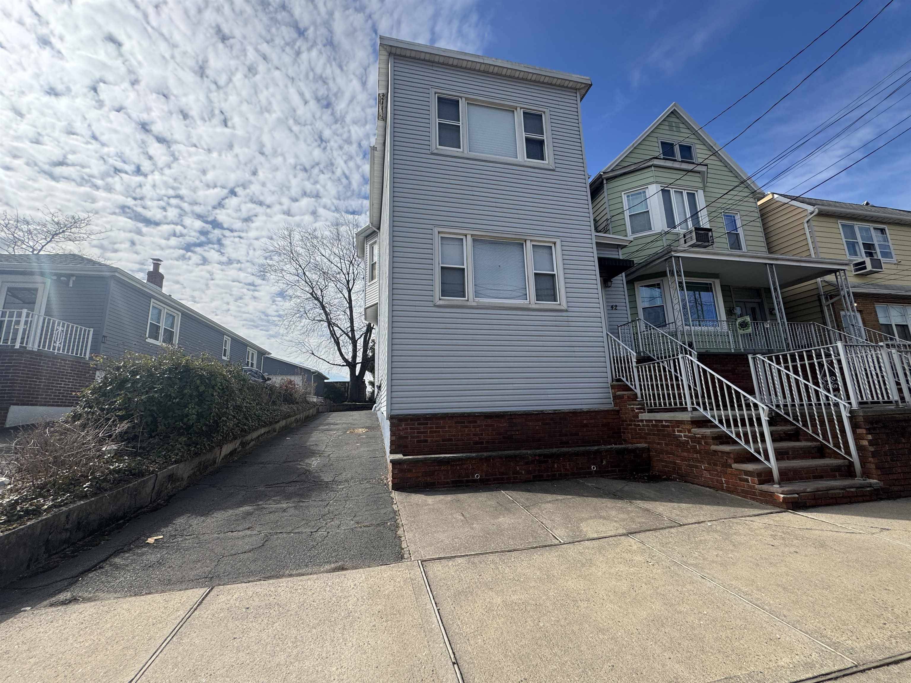 Bayonne, NJ 07002,40-42 EAST 31ST ST