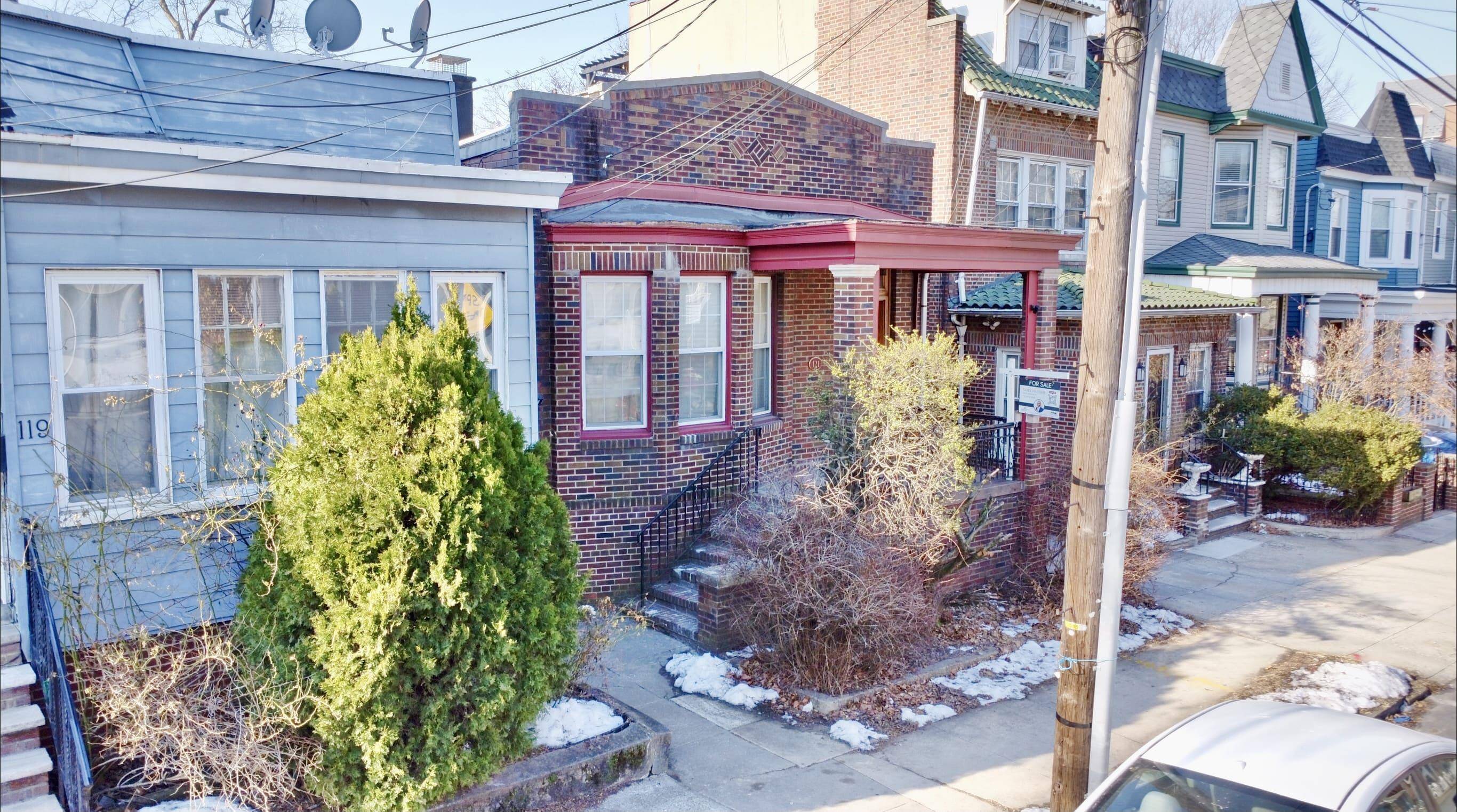Jc Heights, NJ 07307,121 SHERMAN PL