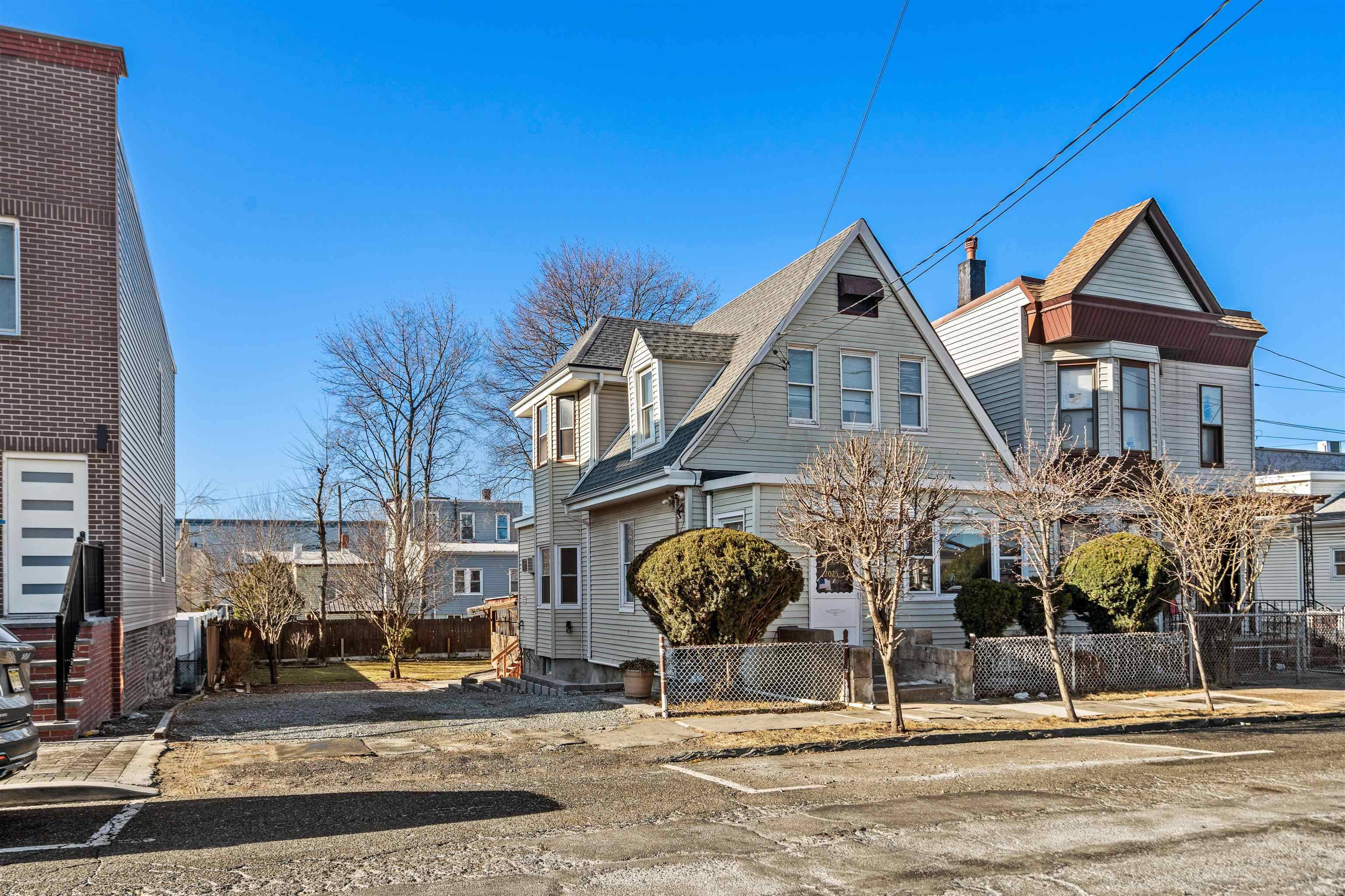 North Bergen, NJ 07047,2025 45TH ST