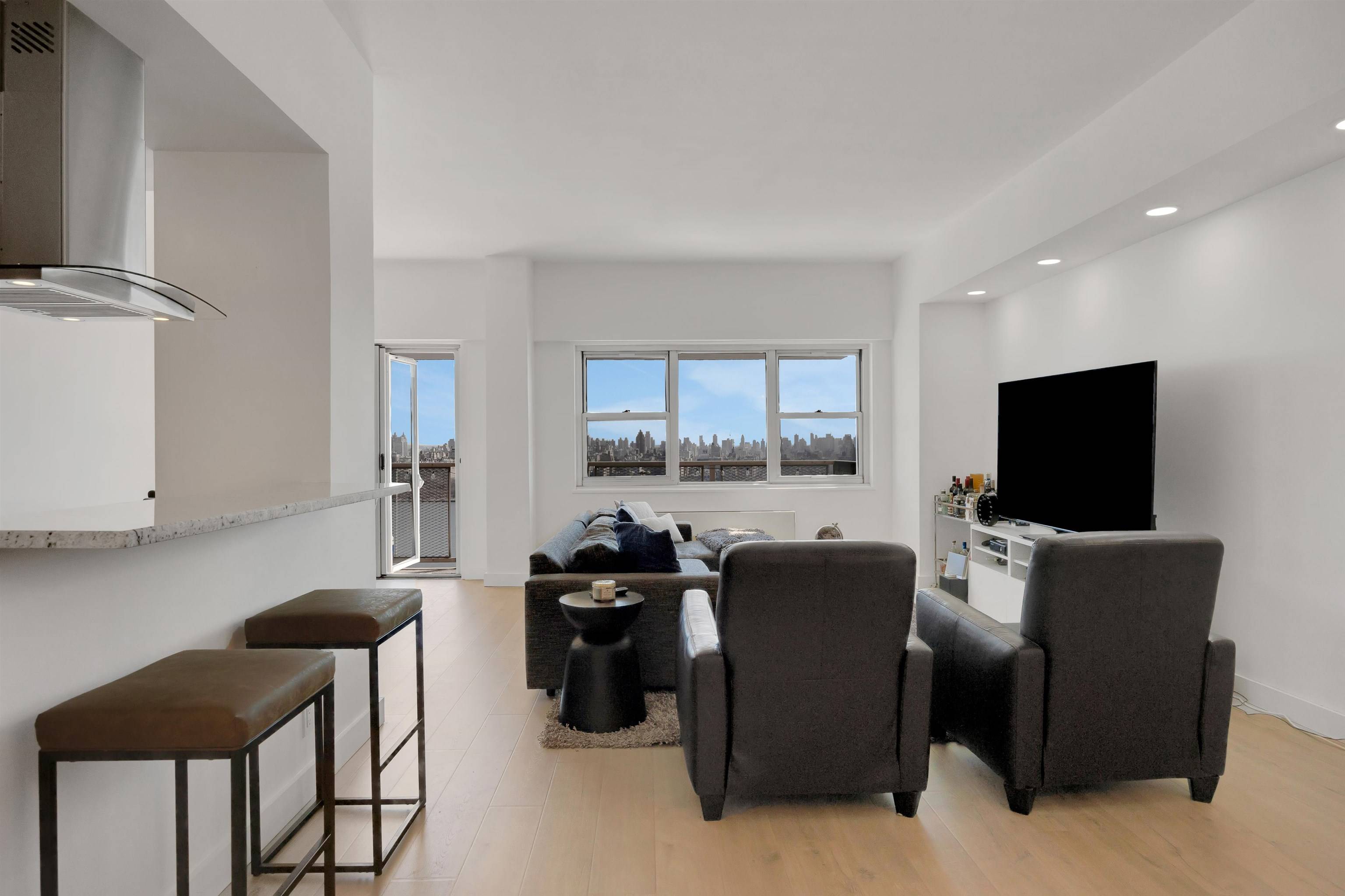 West New York, NJ 07093,6600 BLVD EAST  #23L