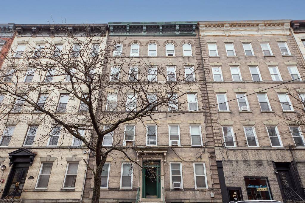 Hoboken, NJ 07030,721 WILLOW AVE