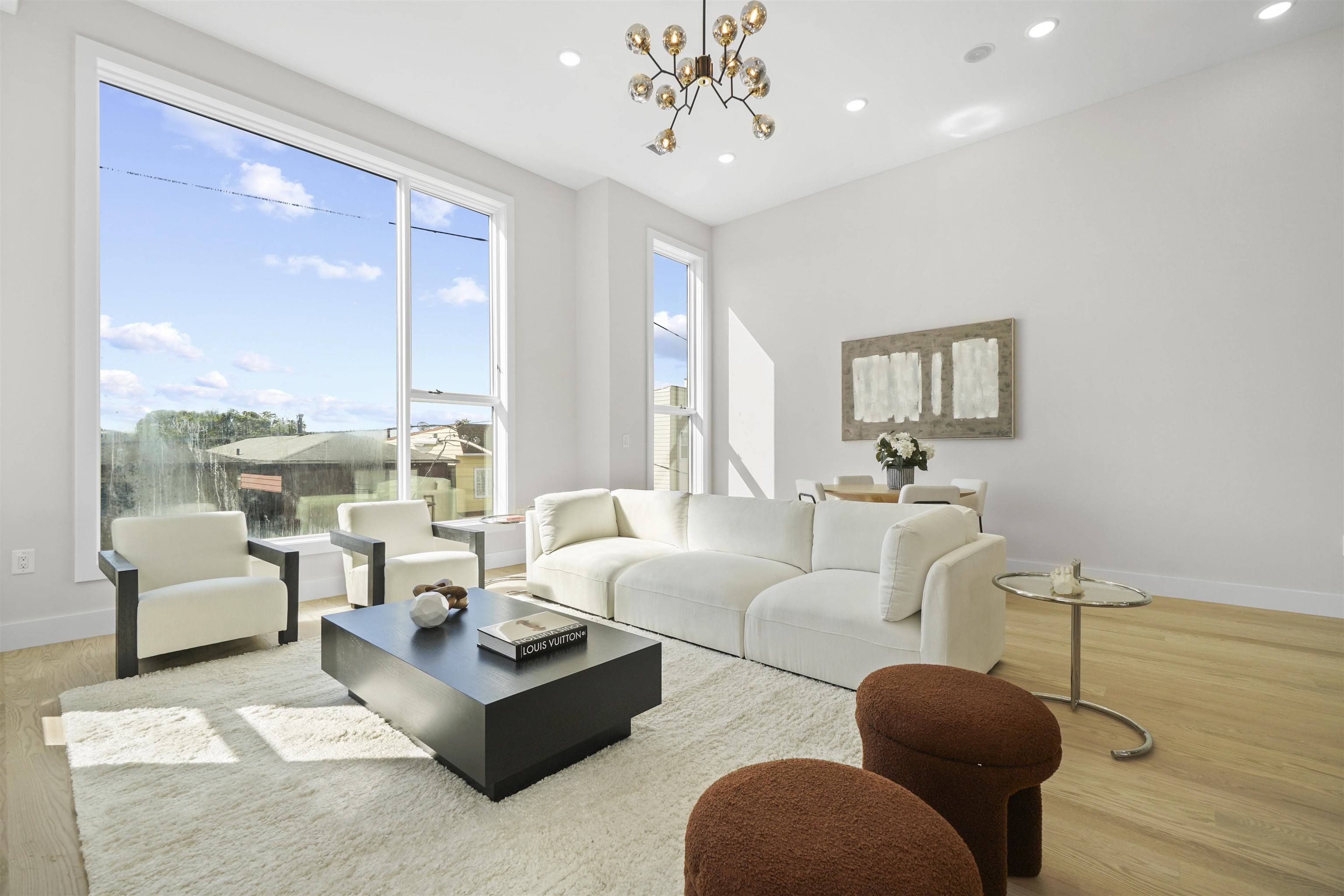 Jc Heights, NJ 07307,44 BLEECKER ST  #2