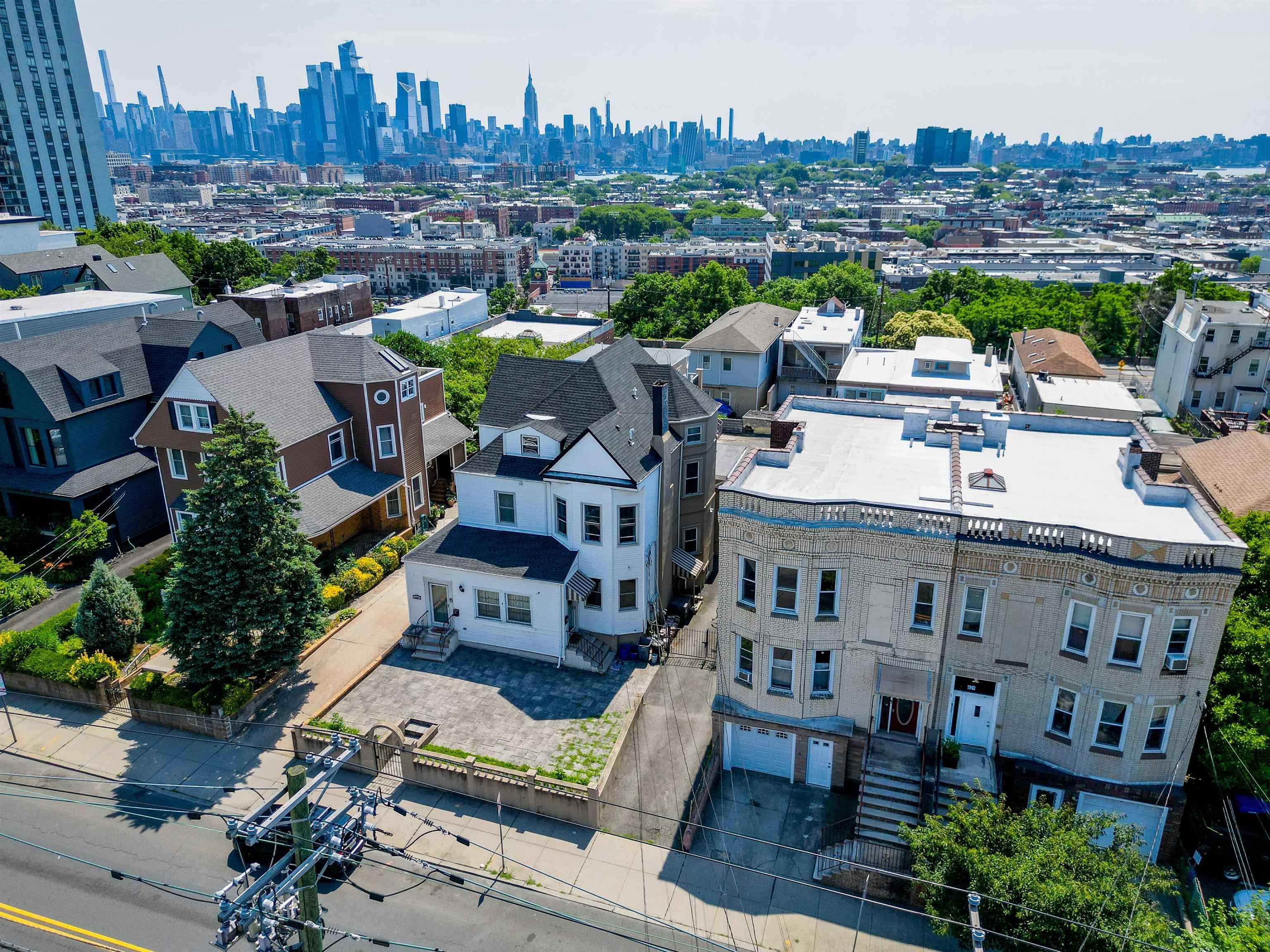 Jc Heights, NJ 07307-1085,630 PALISADE AVE