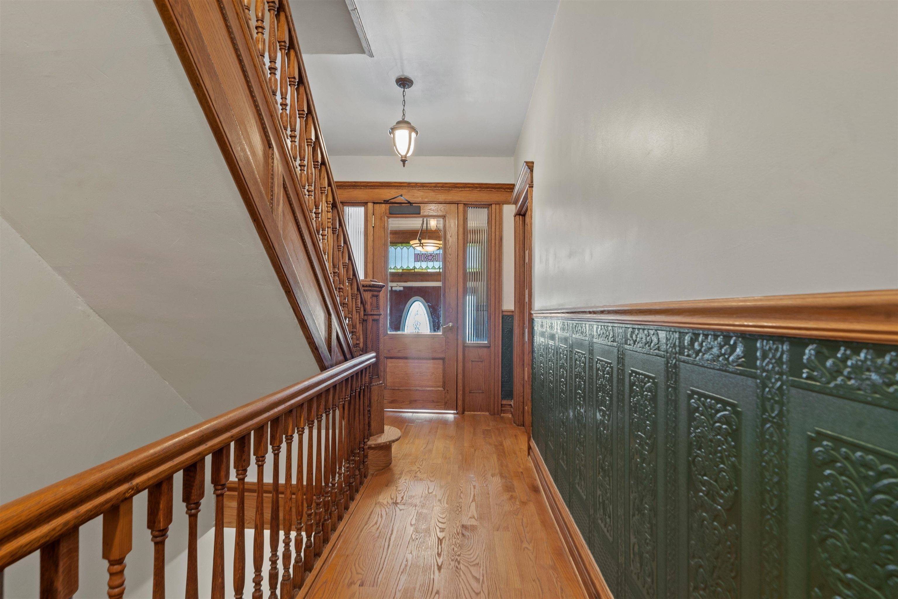 Jc Heights, NJ 07307-1085,630 PALISADE AVE
