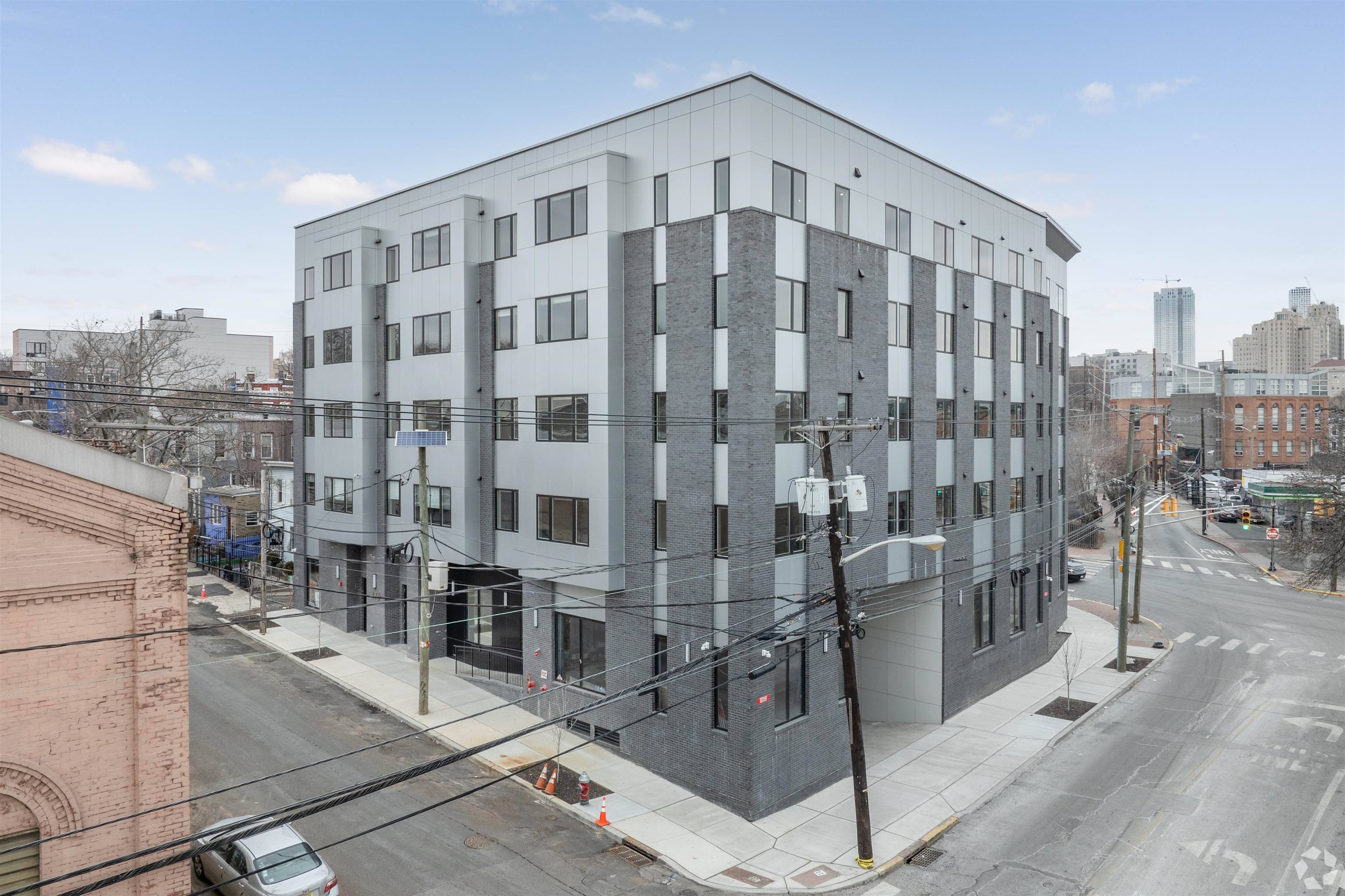 Jc Bergen-lafayett, NJ 07304,475 COMMUNIPAW AVE  #501