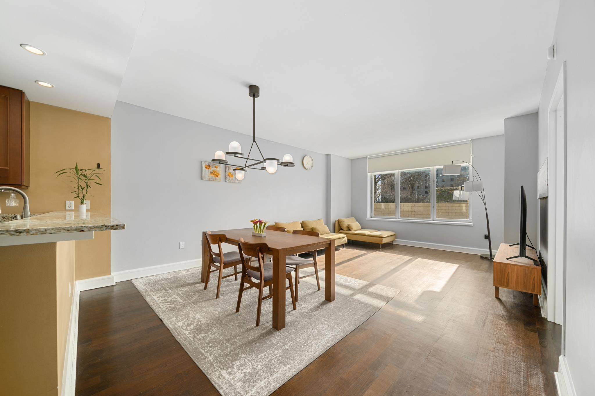 North Bergen, NJ 07047,8100 RIVER RD  #310