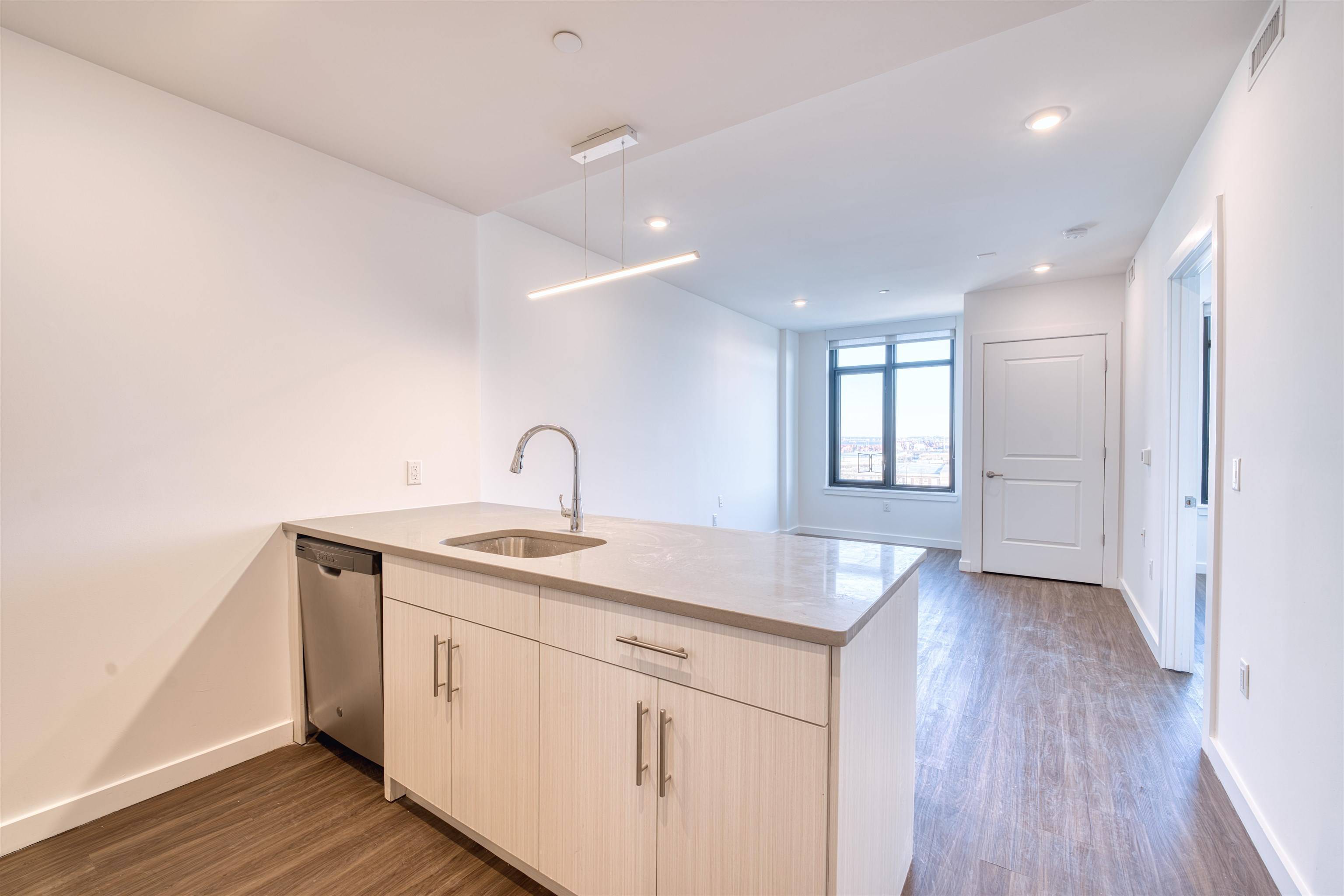 Bayonne, NJ 07002,957 BROADWAY  #202