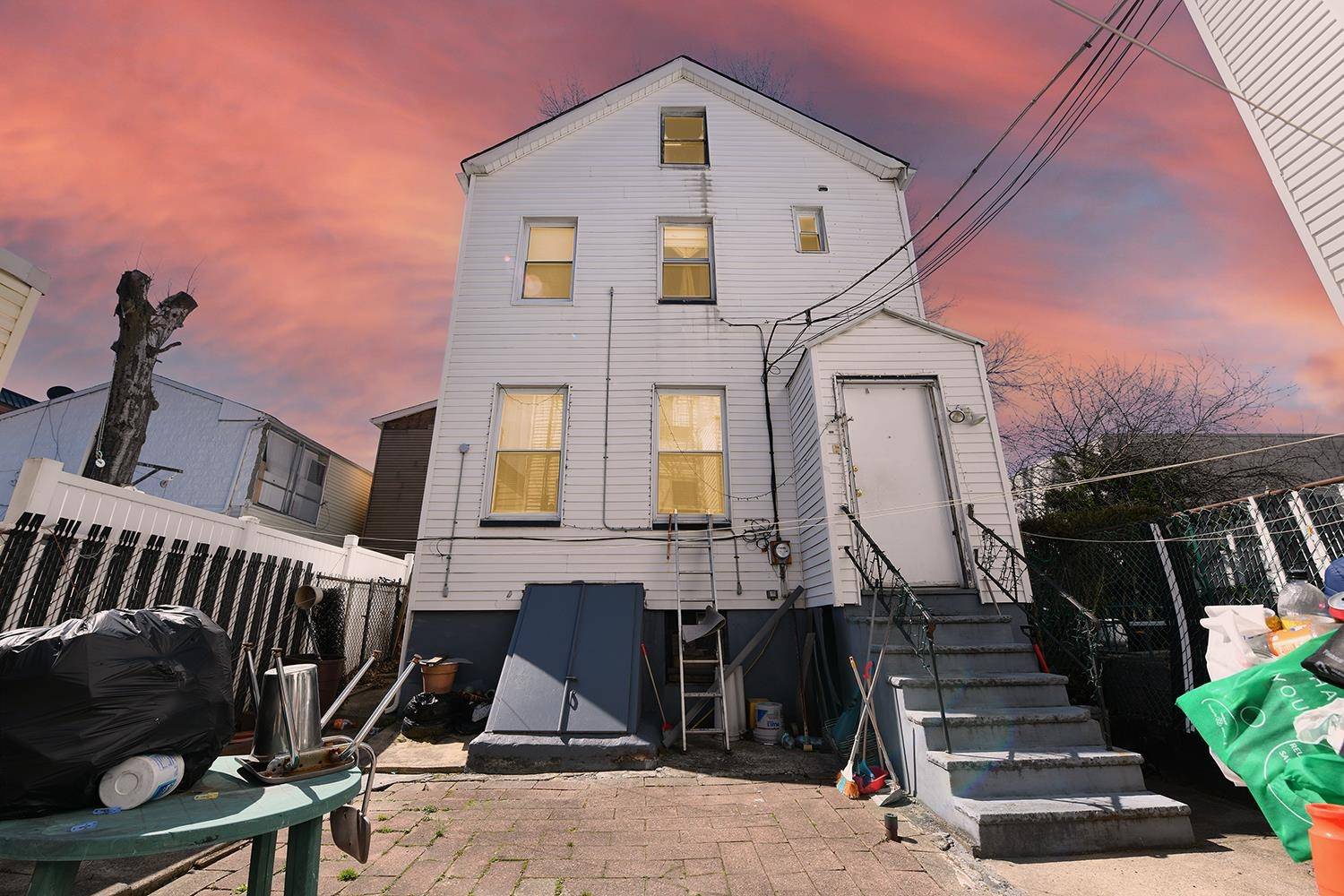 Union City, NJ 07087,205 42ND ST