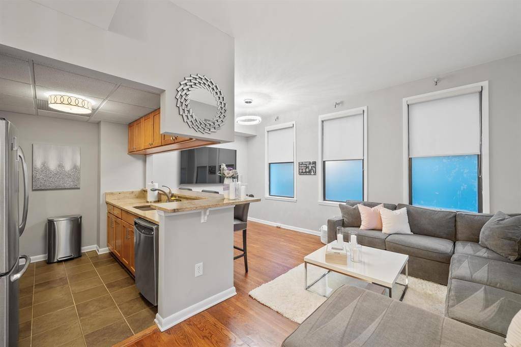 Jc Downtown, NJ 07302,187 WAYNE ST  #317C