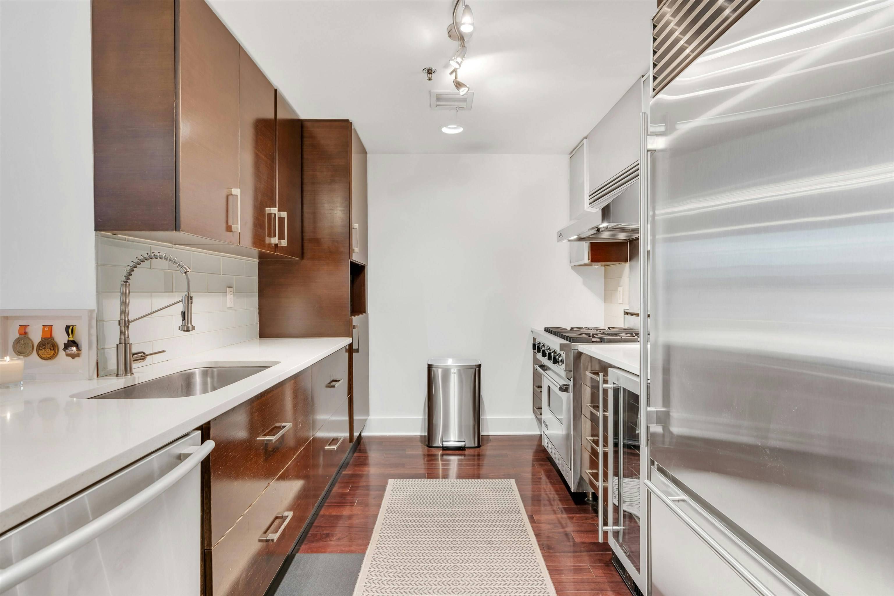 Hoboken, NJ 07030,601 OBSERVER HIGHWAY  #204