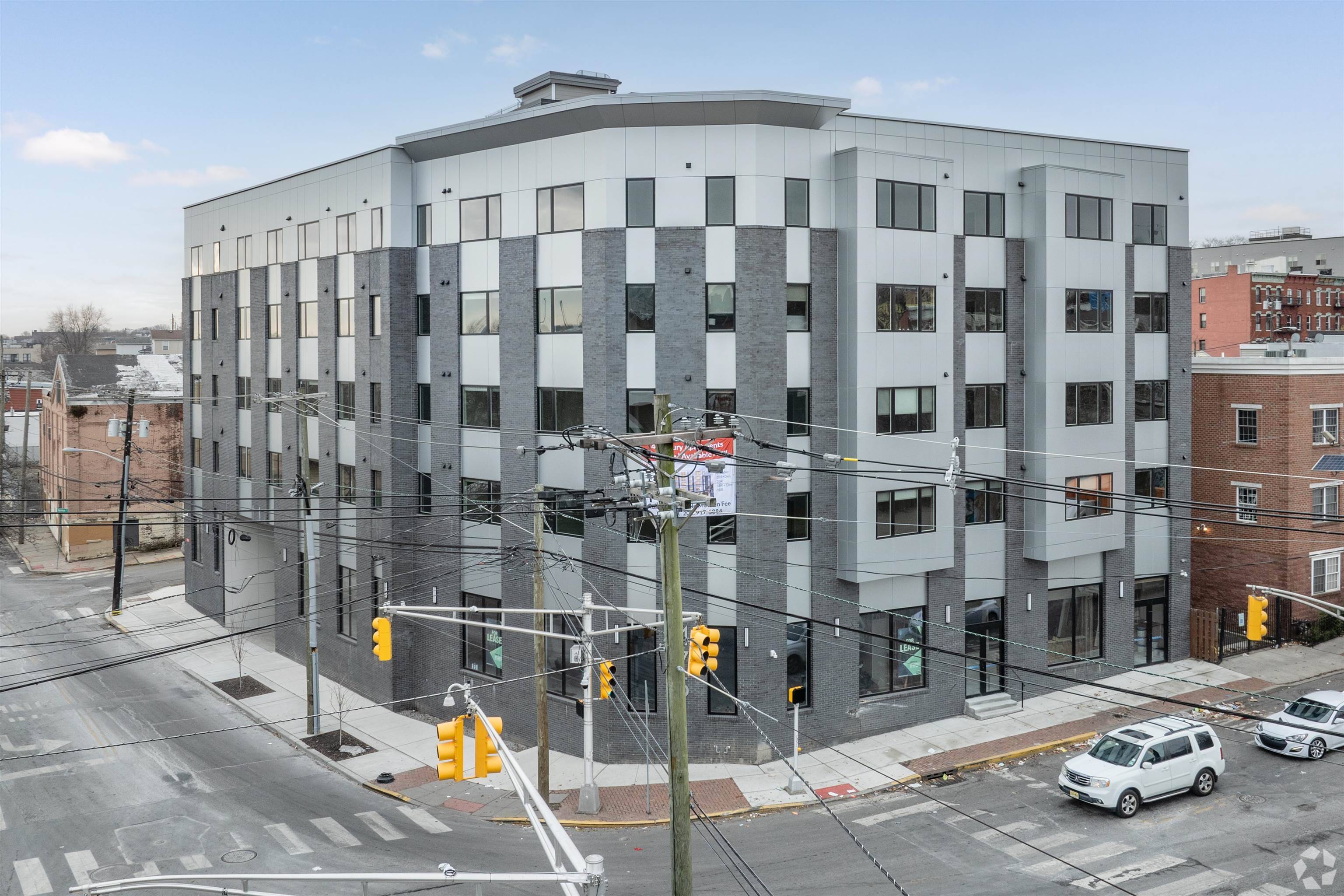 Jc Bergen-lafayett, NJ 07304,475 COMMUNIPAW AVE  #402