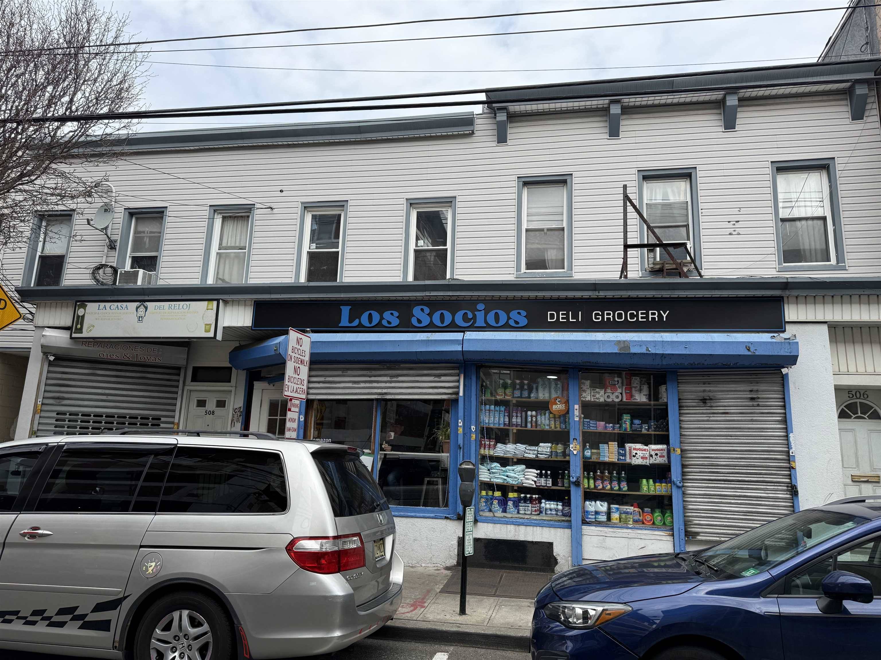 Union City, NJ 07087,3903-3905 BERGENLINE AVE