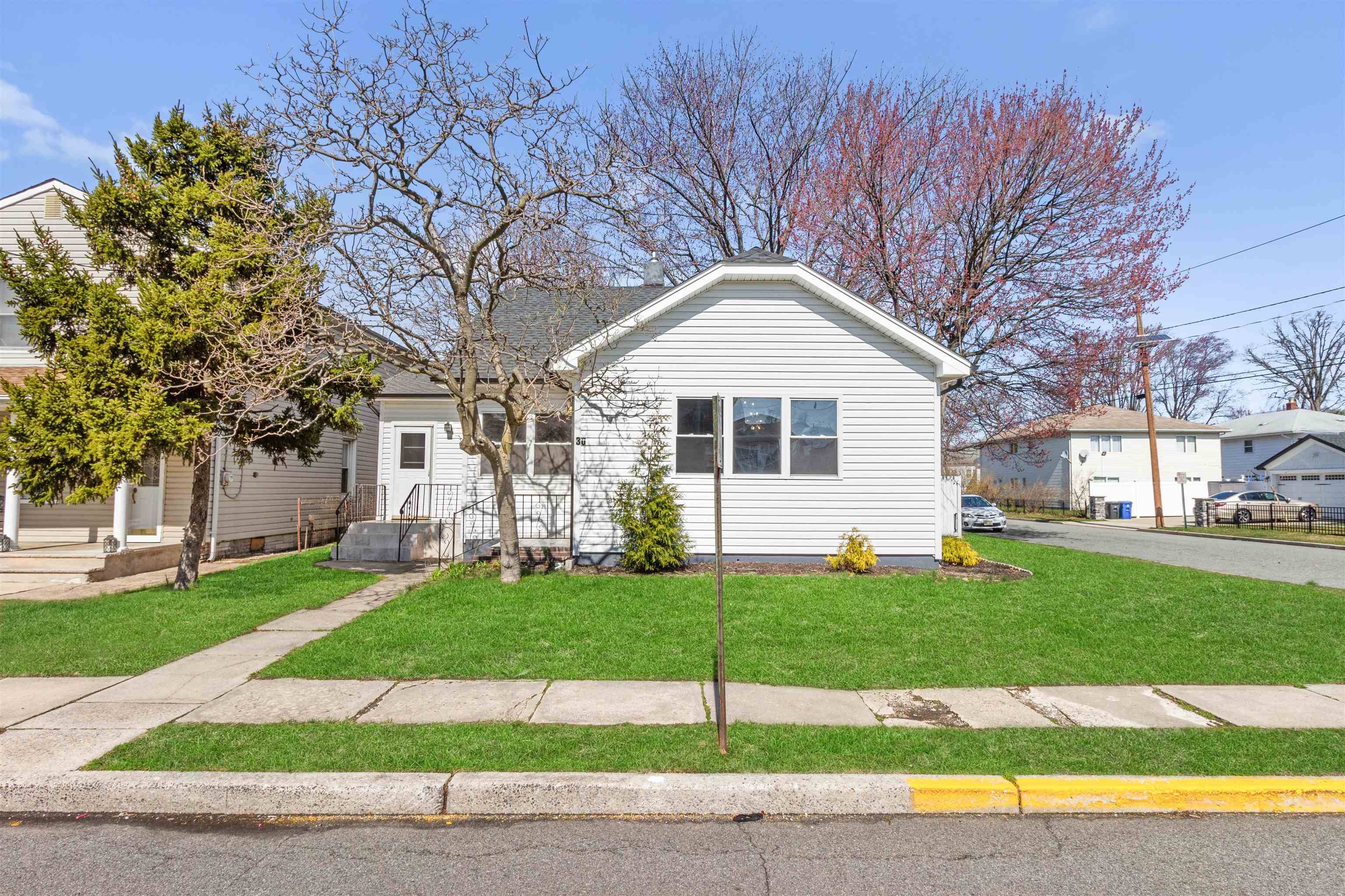 Moonachie, NJ 07074,30 BRUNO ST