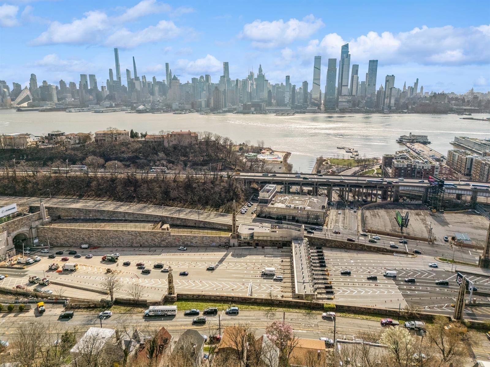 Weehawken, NJ 07086,68-74 HACKENSACK PLANK RD