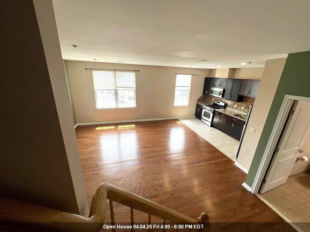 Jc Heights, NJ 07307,1209 SUMMIT AVE  #402