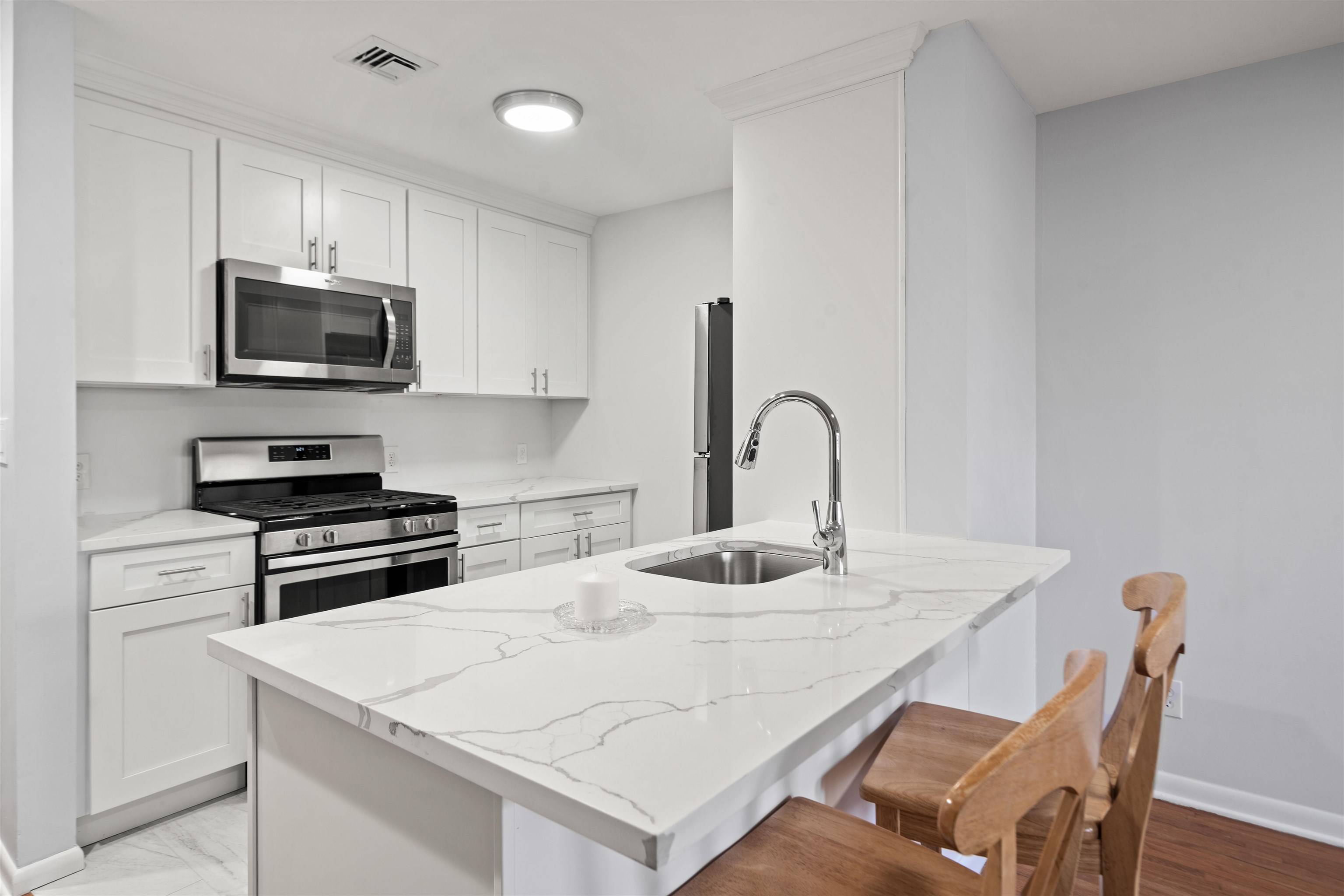 Hoboken, NJ 07030,125 GARDEN ST  #3E