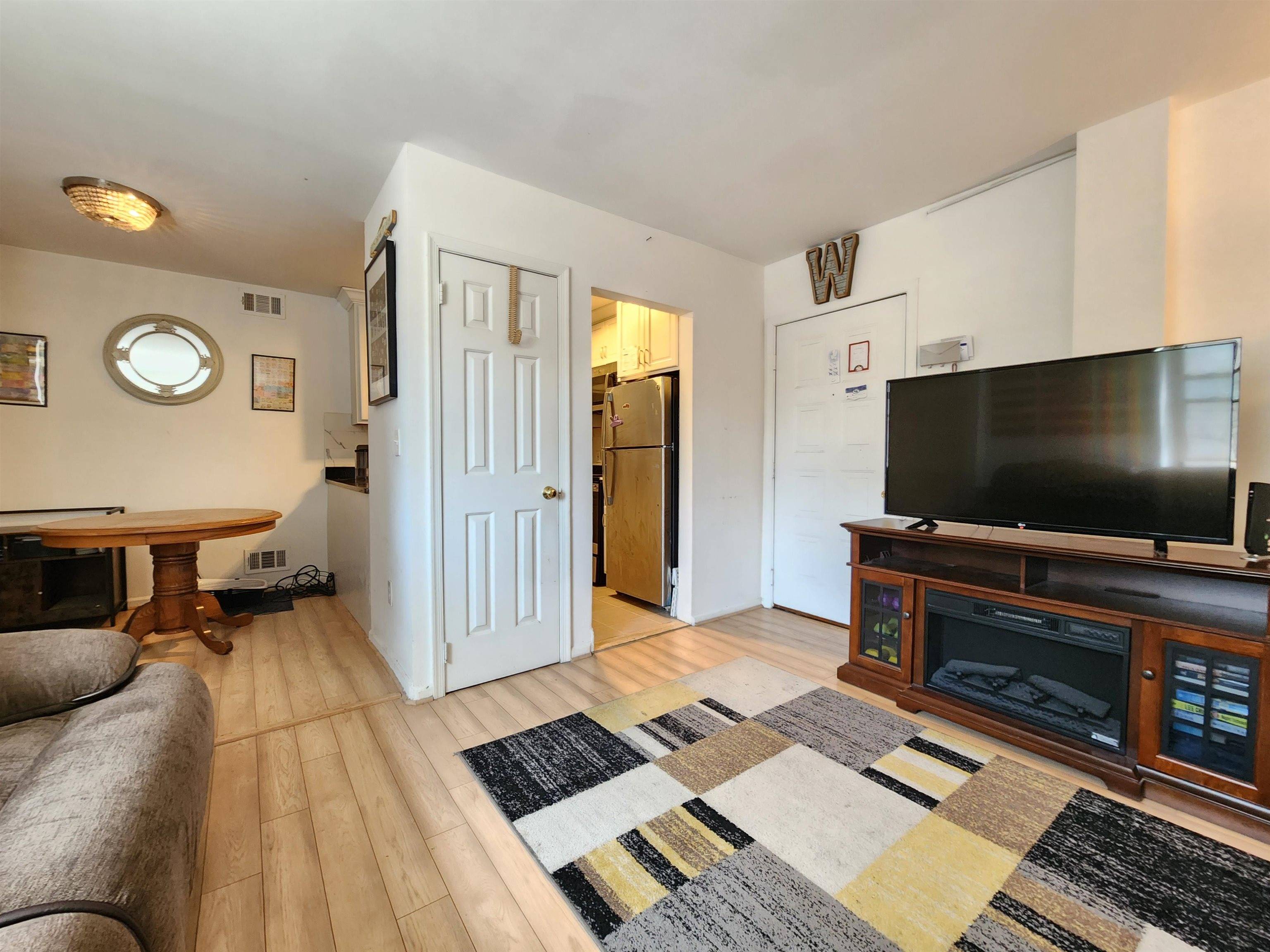 Jc Heights, NJ 07307,200 CENTRAL AVE  #203/B3