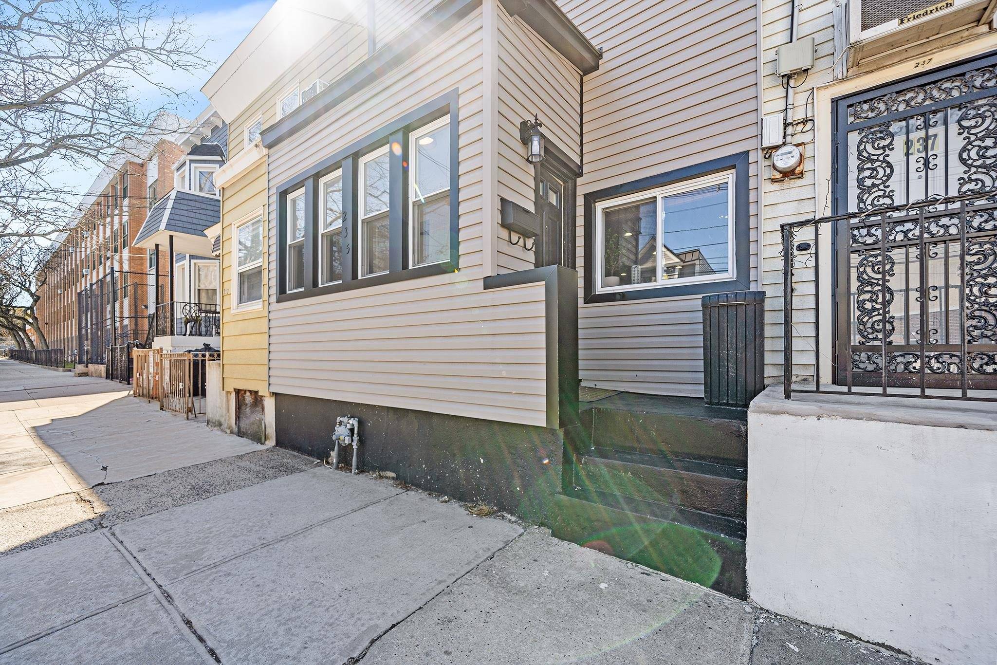 Jc Heights, NJ 07302,235 NORTH ST