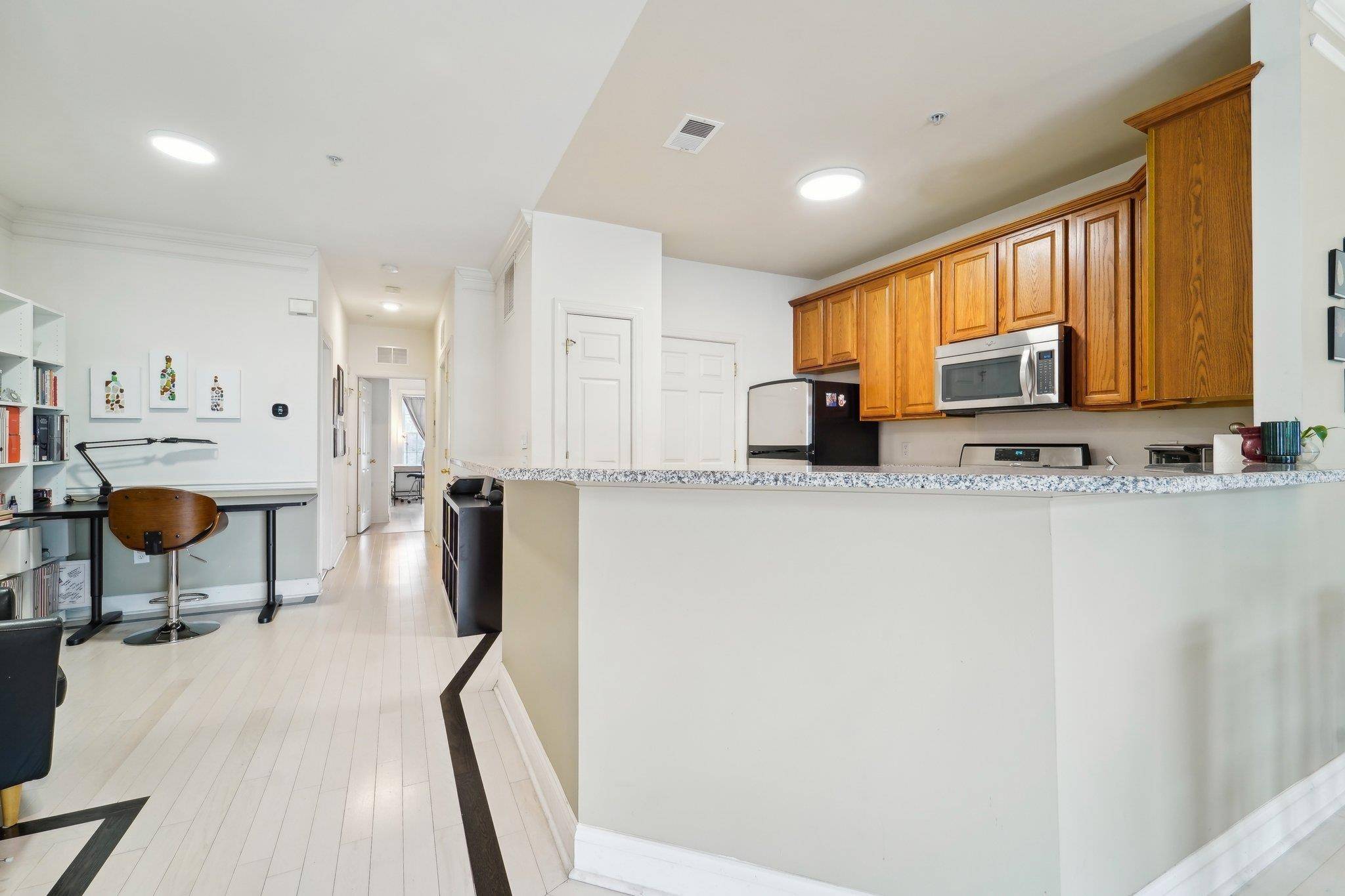 North Bergen, NJ 07047,7706 MARINE RD  #117
