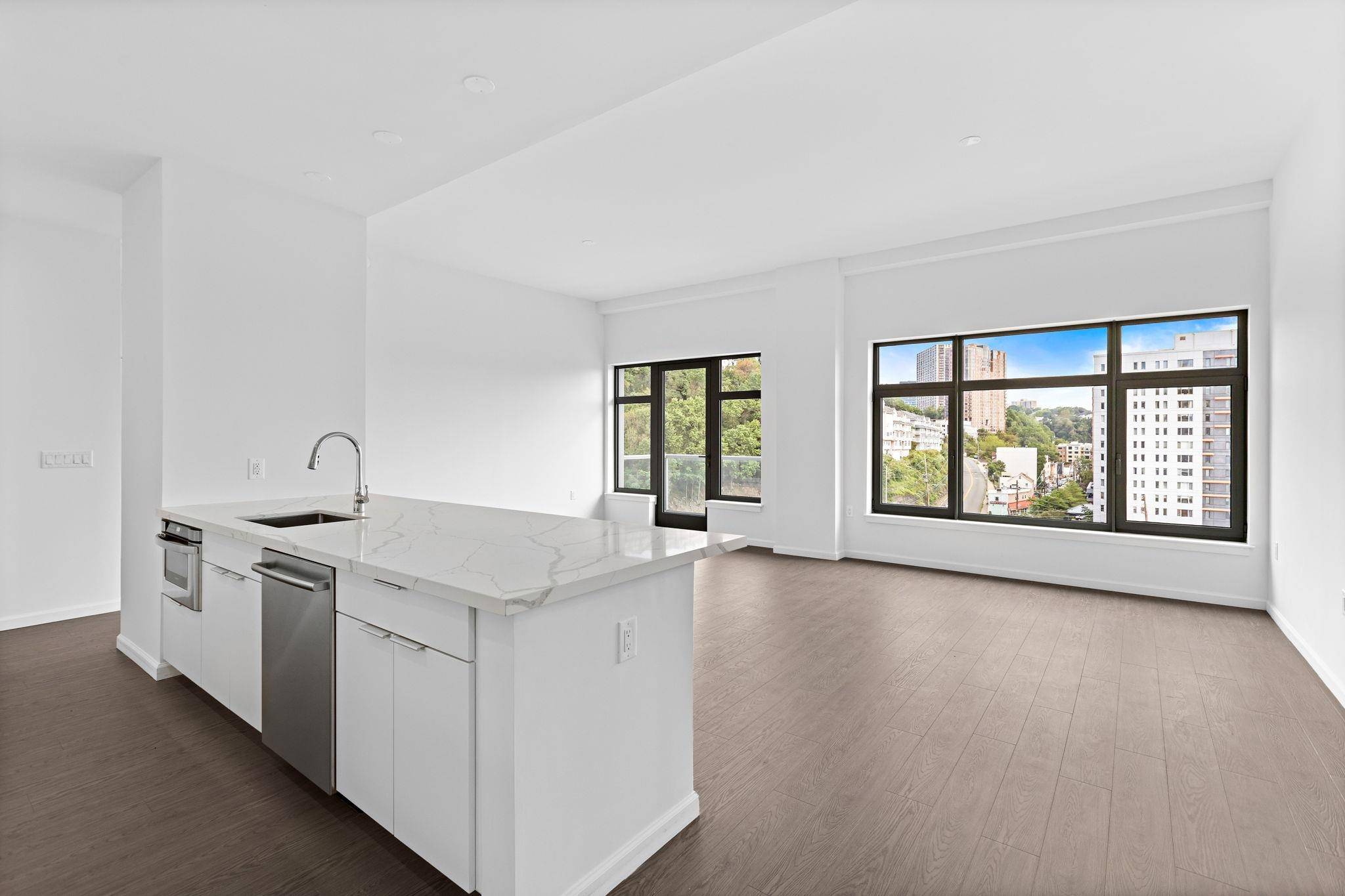Edgewater, NJ 07020,143 OLD RIVER RD  #601