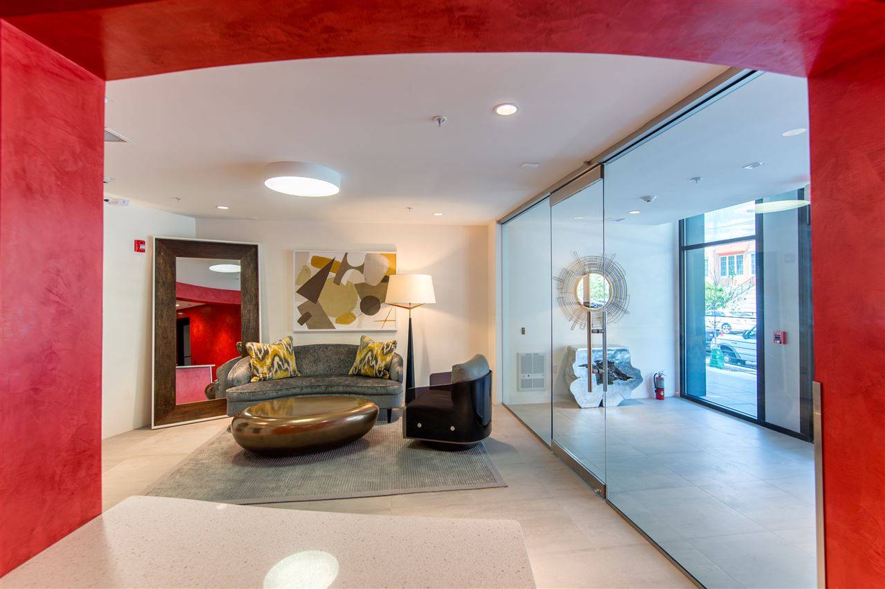 Hoboken, NJ 07030,600 HARRISON ST  #304